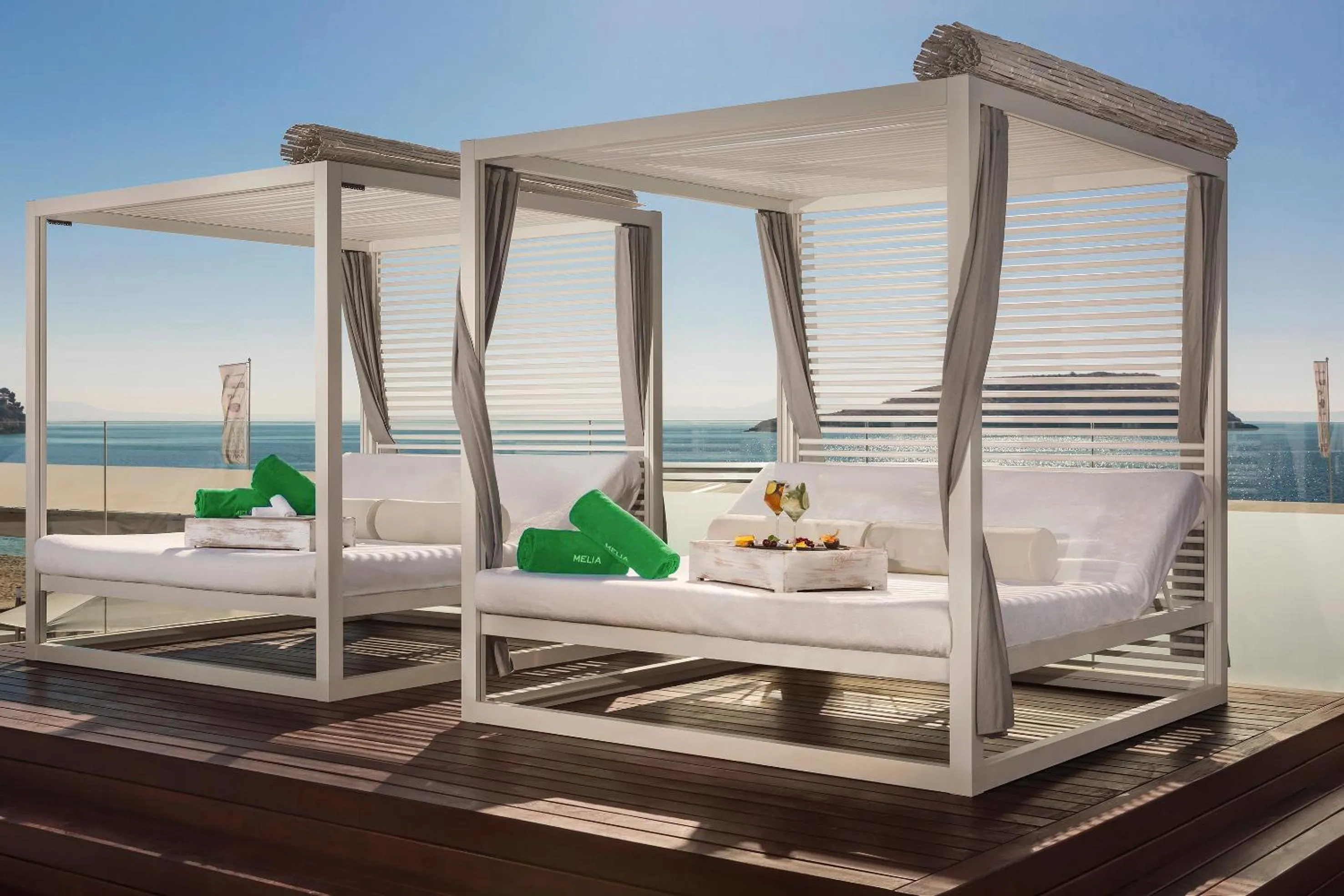 Swimming pool in Meliá South Beach