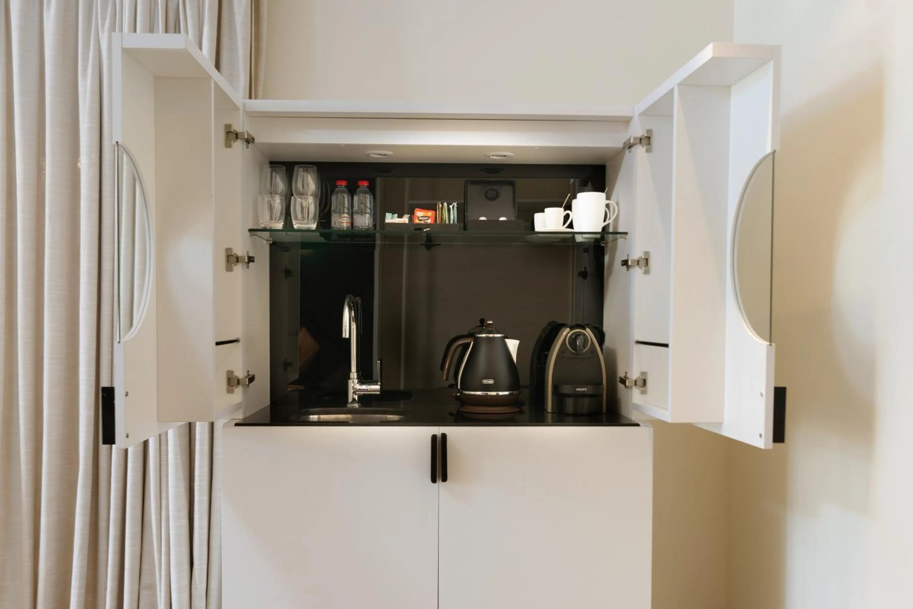 Coffee/tea facilities in Meliá South Beach