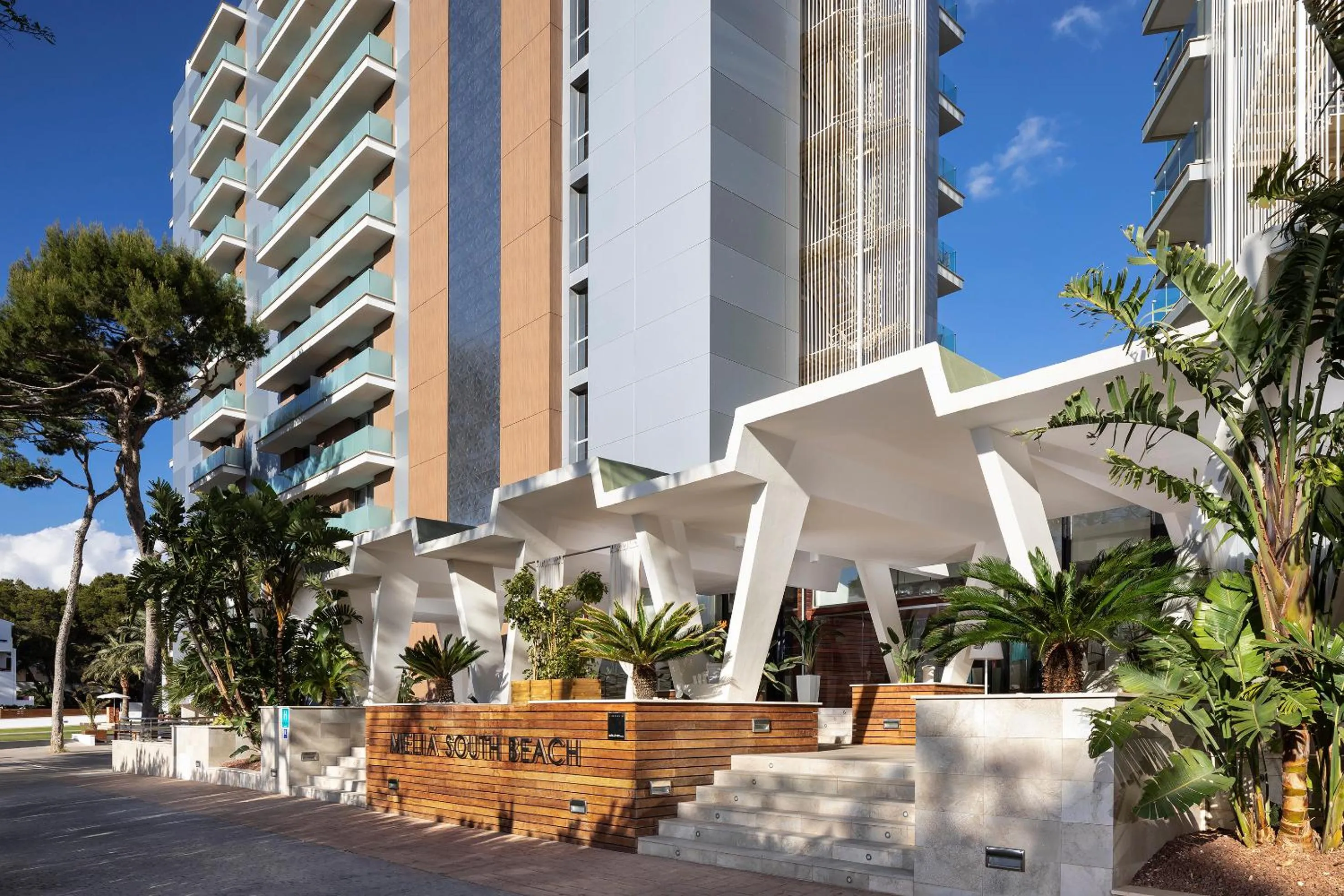 Property building in Meliá South Beach