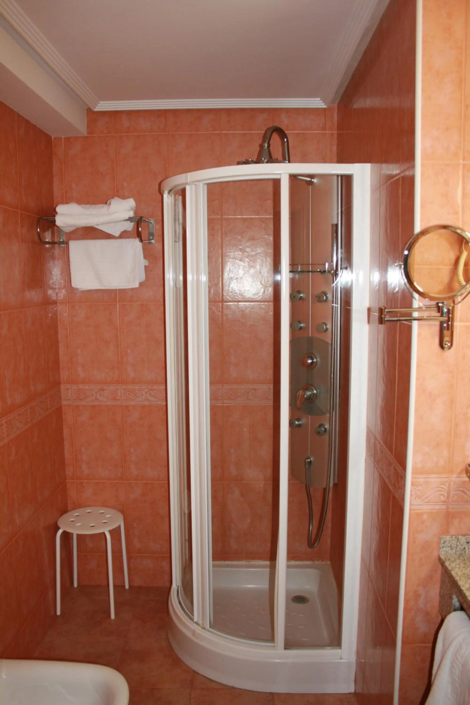 Shower in Hotel Cabañas