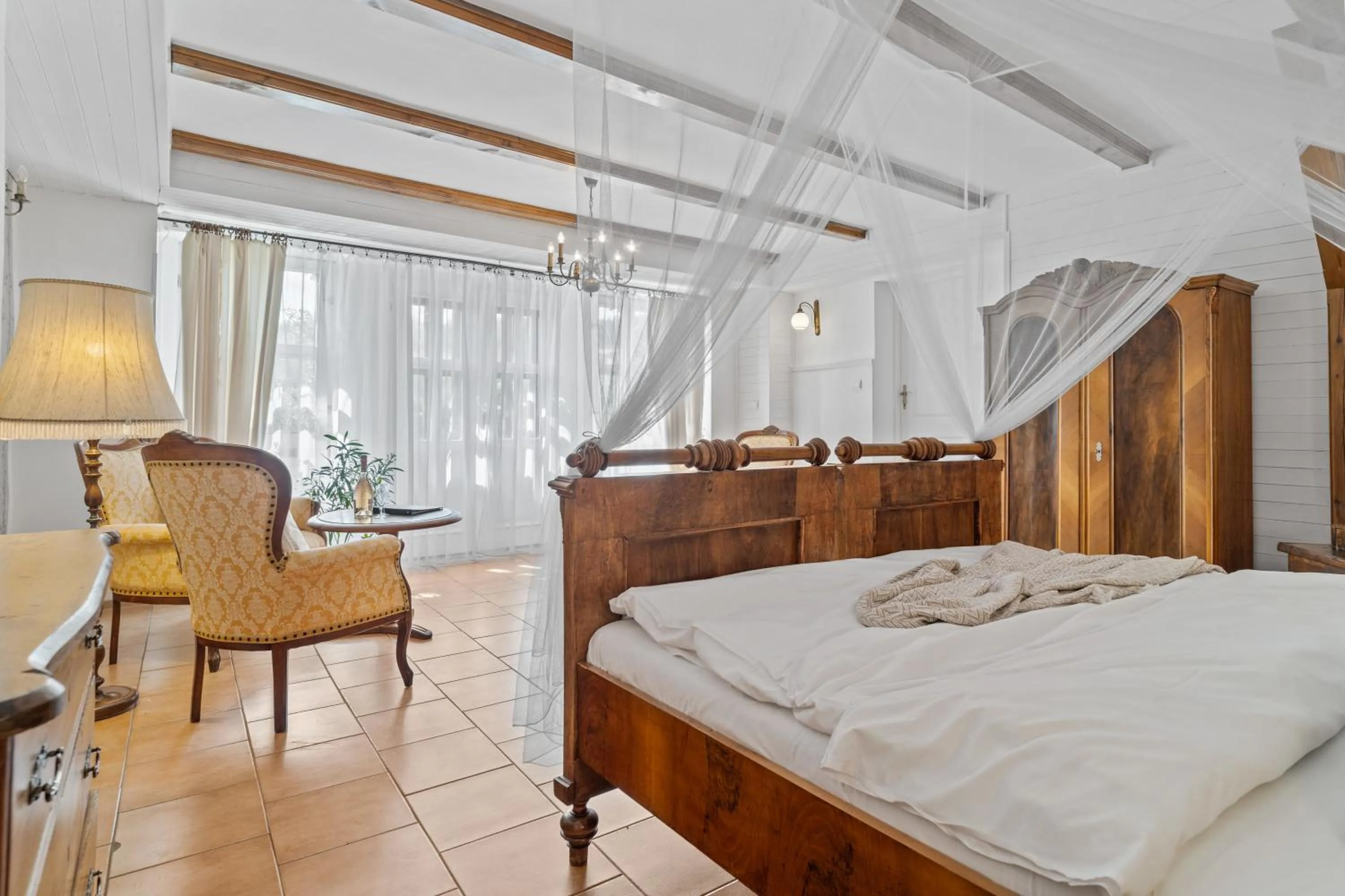 Bedroom, Bed in Pension Regina