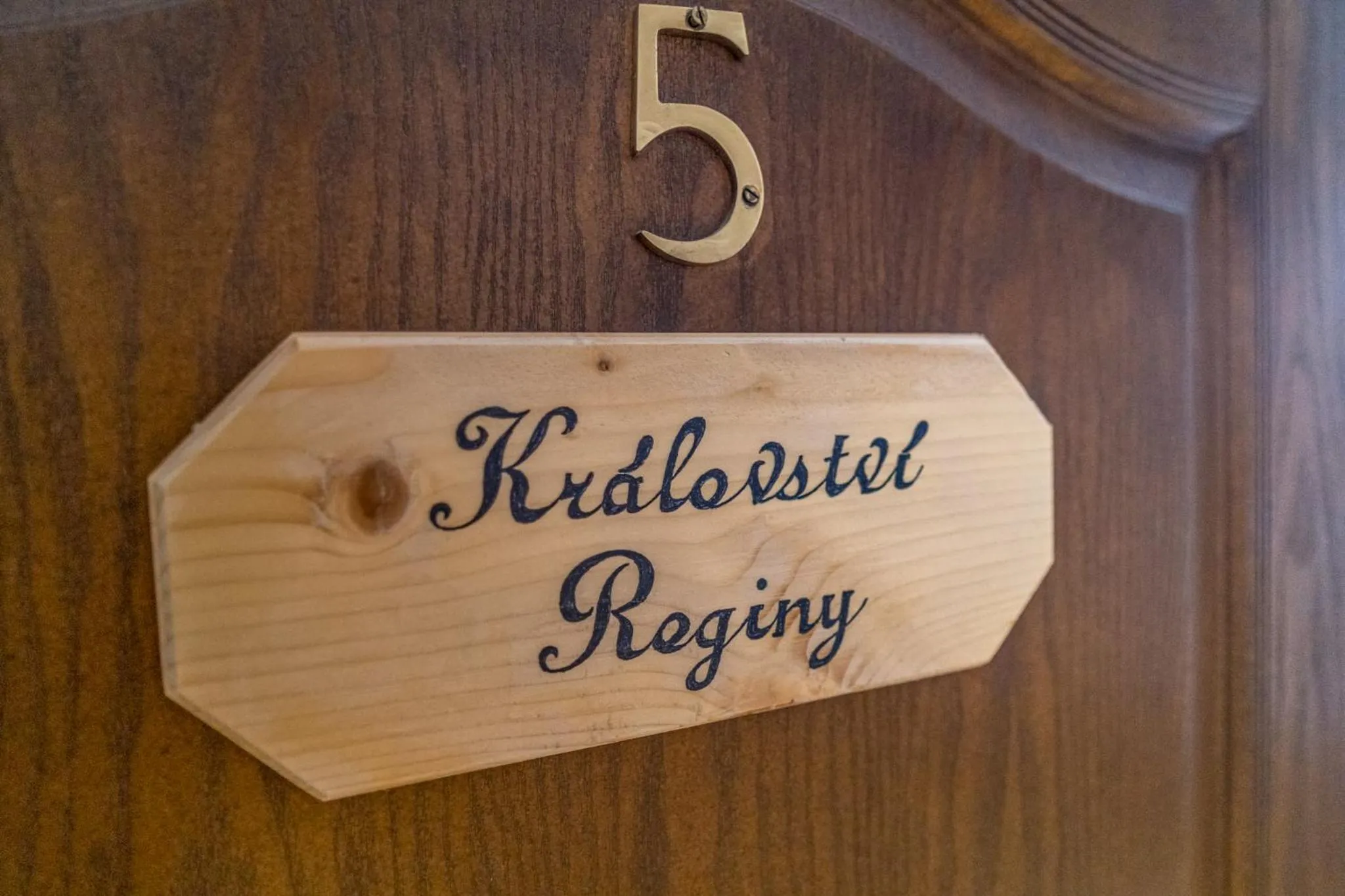 Logo/Certificate/Sign in Pension Regina