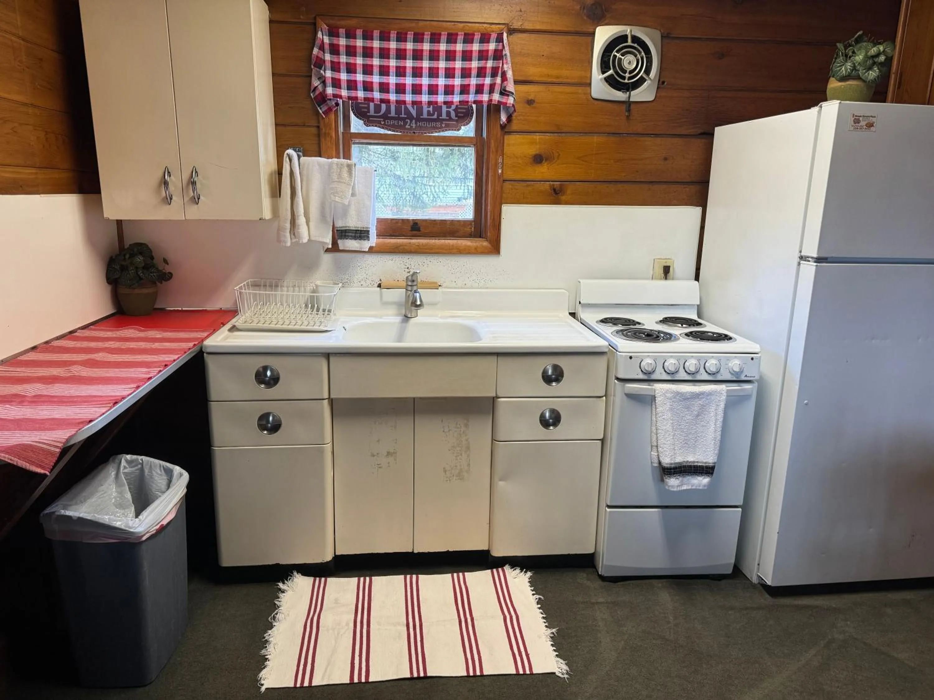 Kootenai Valley Motel