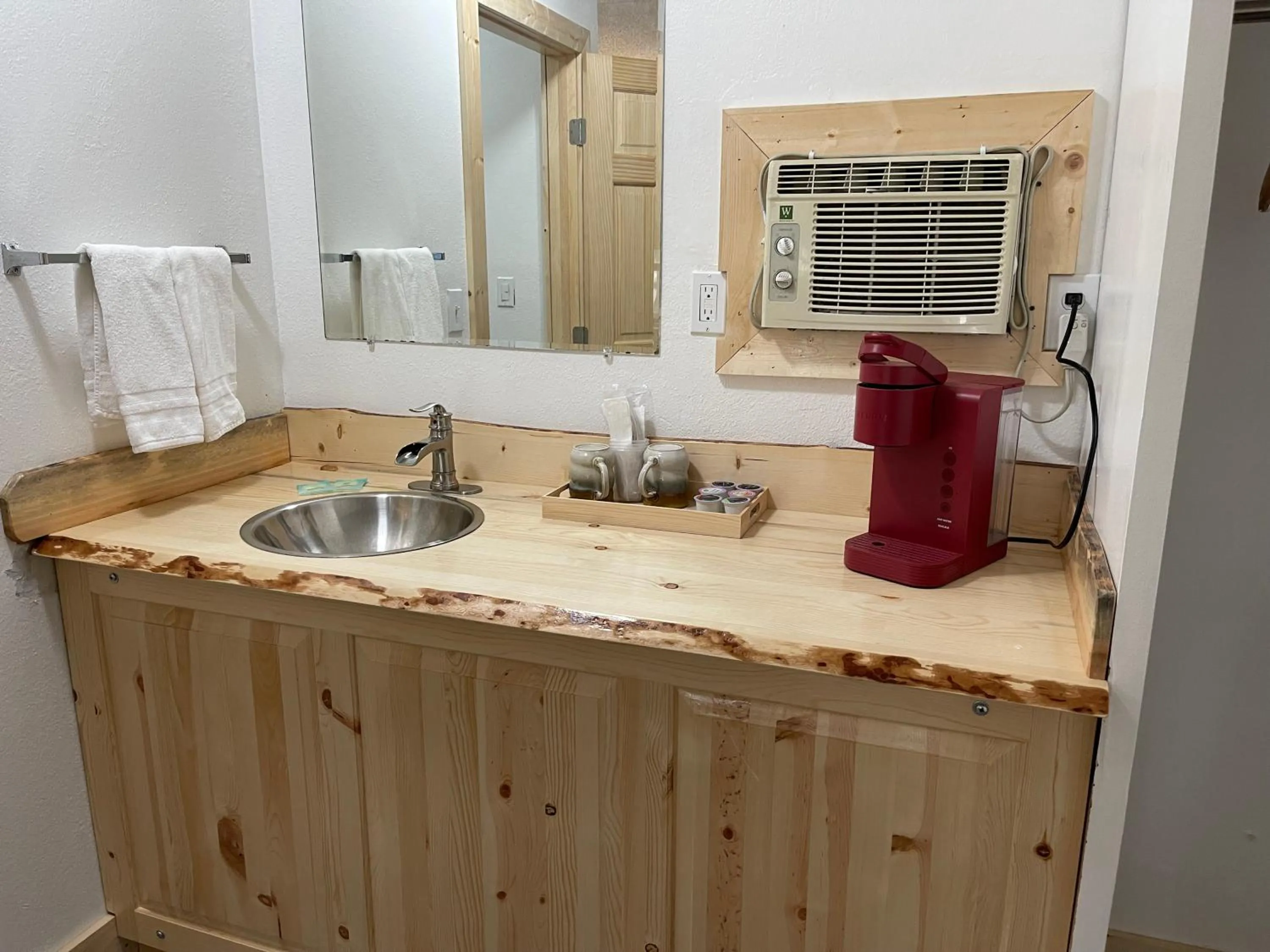 Kootenai Valley Motel