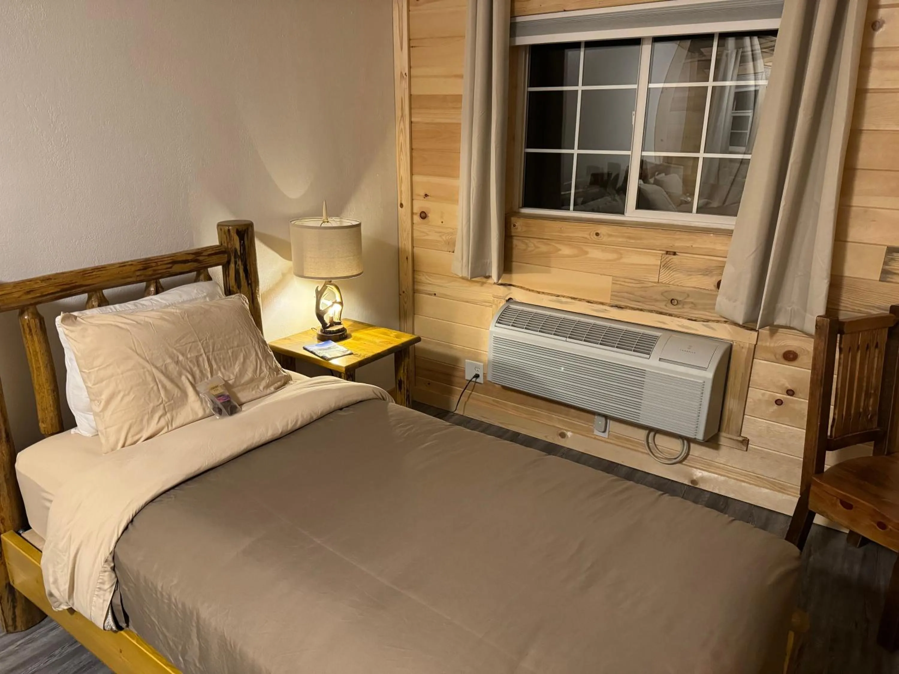 Kootenai Valley Motel