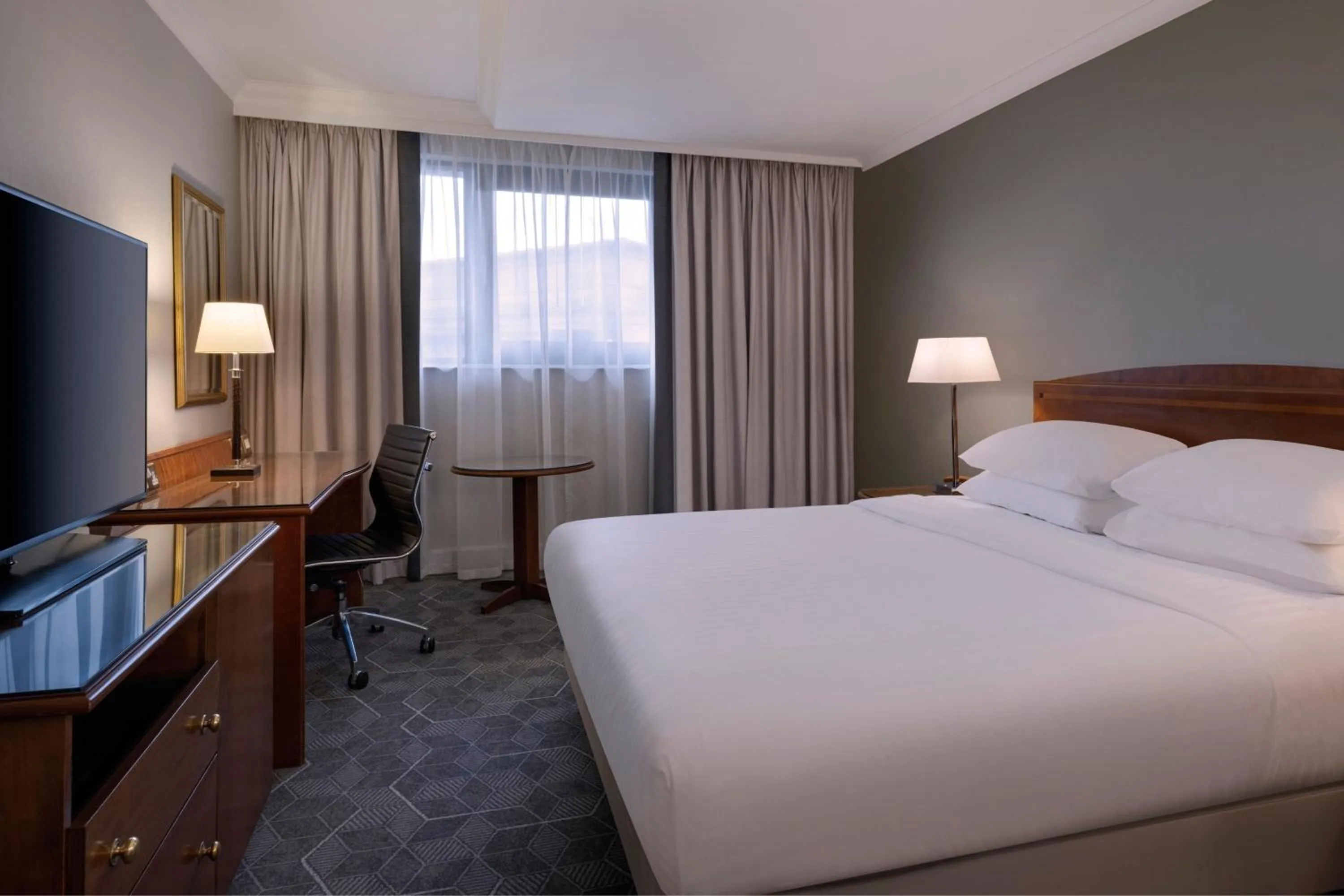 Swimming pool, Bed in Delta Hotels by Marriott Liverpool City Centre