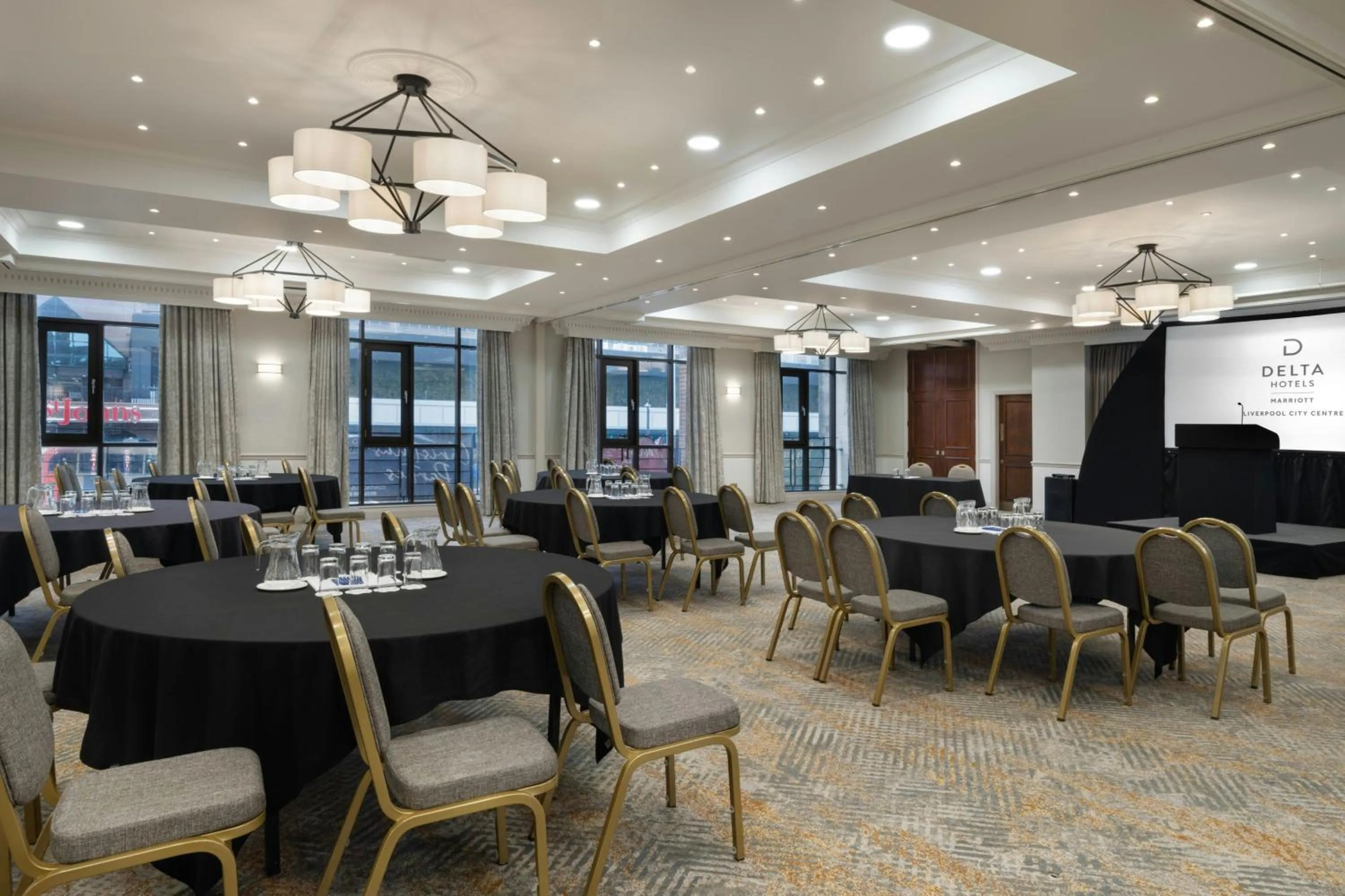 Lounge or bar in Delta Hotels by Marriott Liverpool City Centre