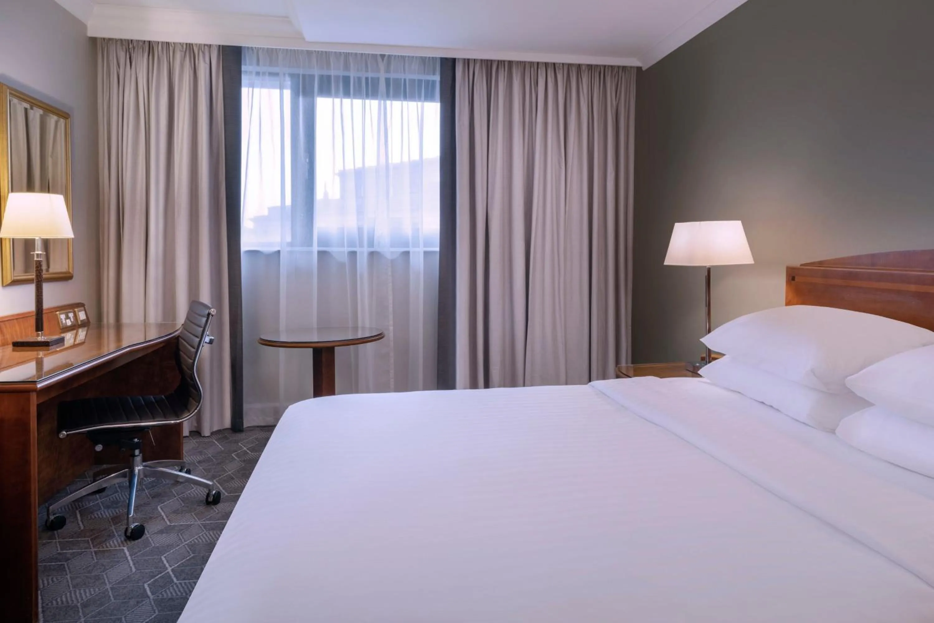 Swimming pool, Bed in Delta Hotels by Marriott Liverpool City Centre