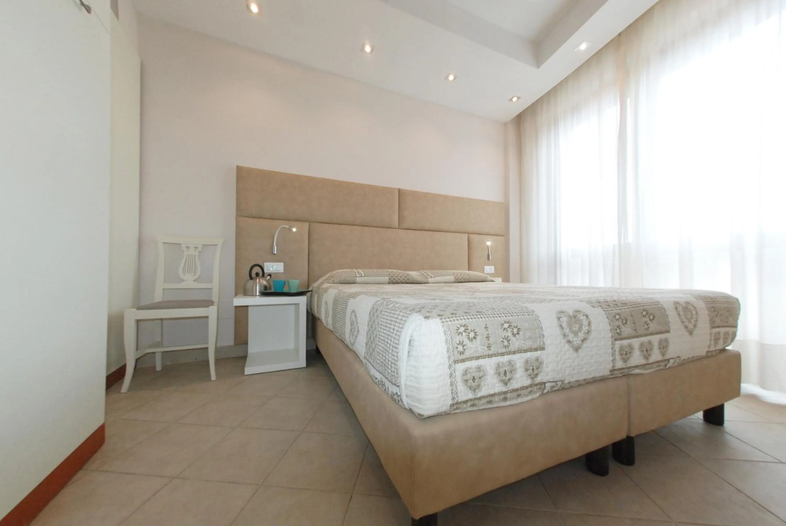 Bed in Beverly Park Residence