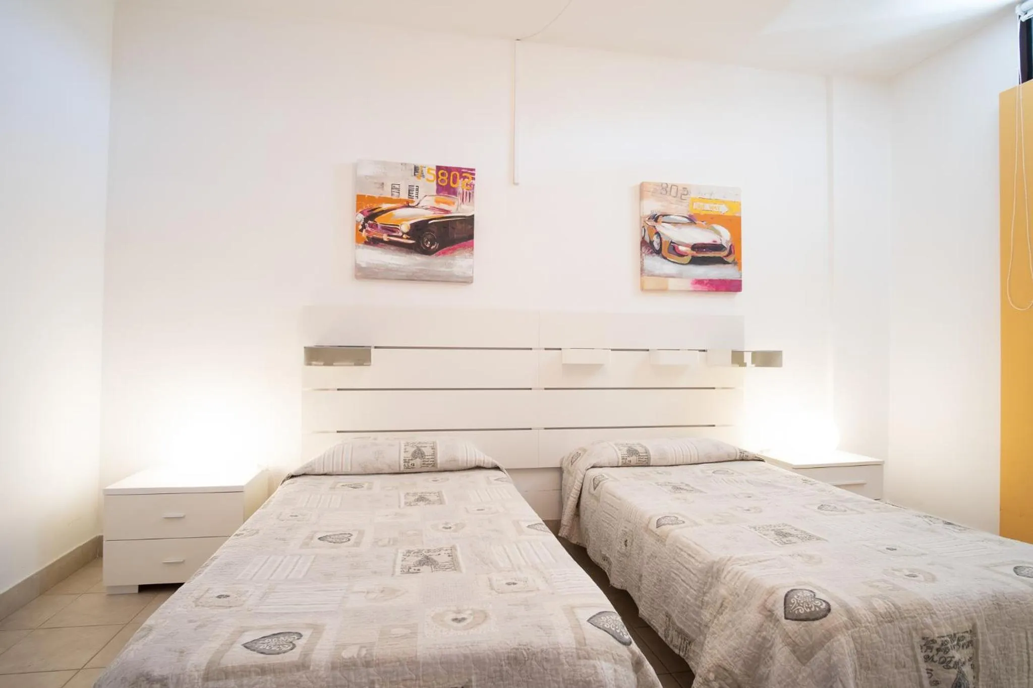 Bed in Beverly Park Residence