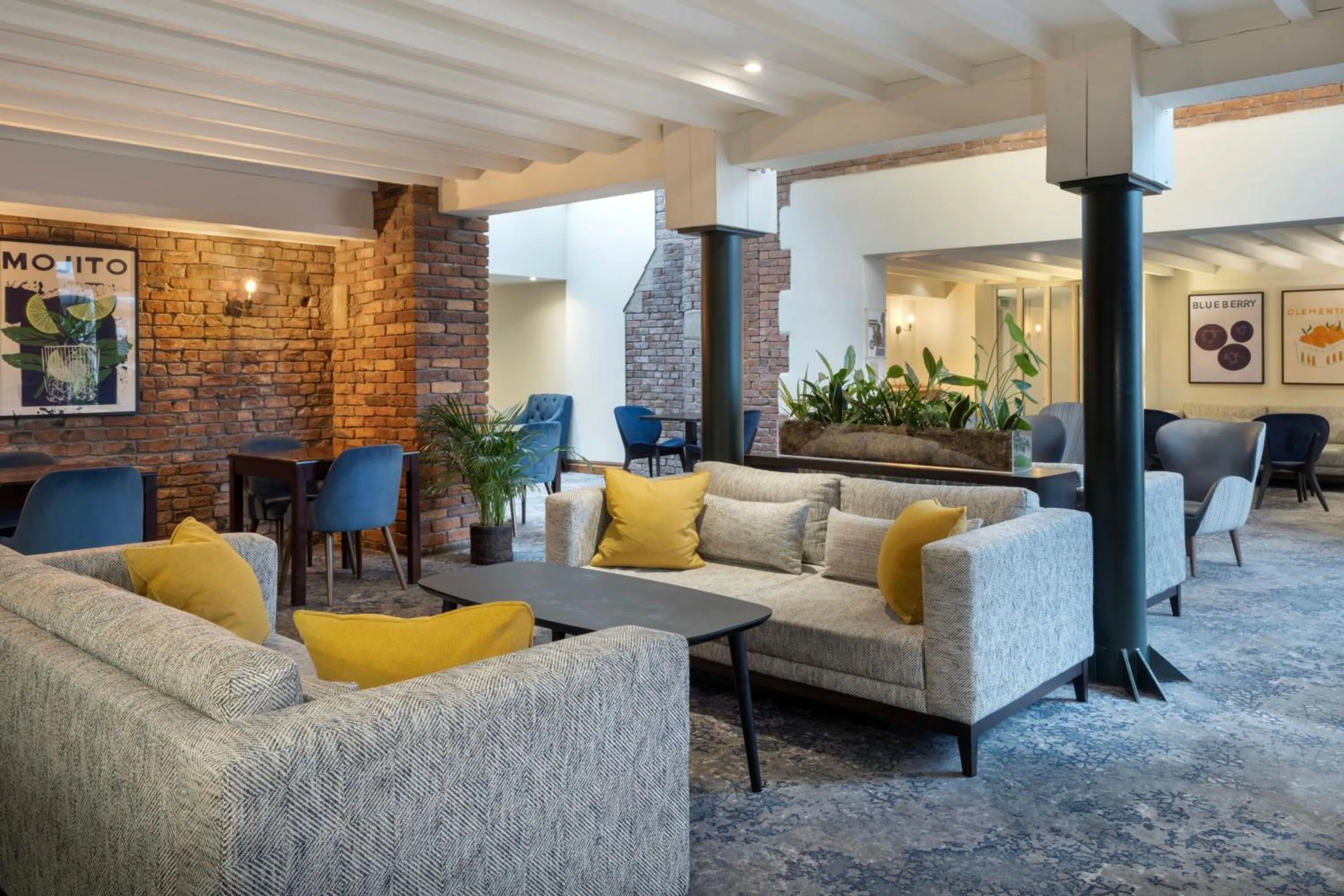 Lounge or bar in Delta Hotels by Marriott Worsley Park Country Club