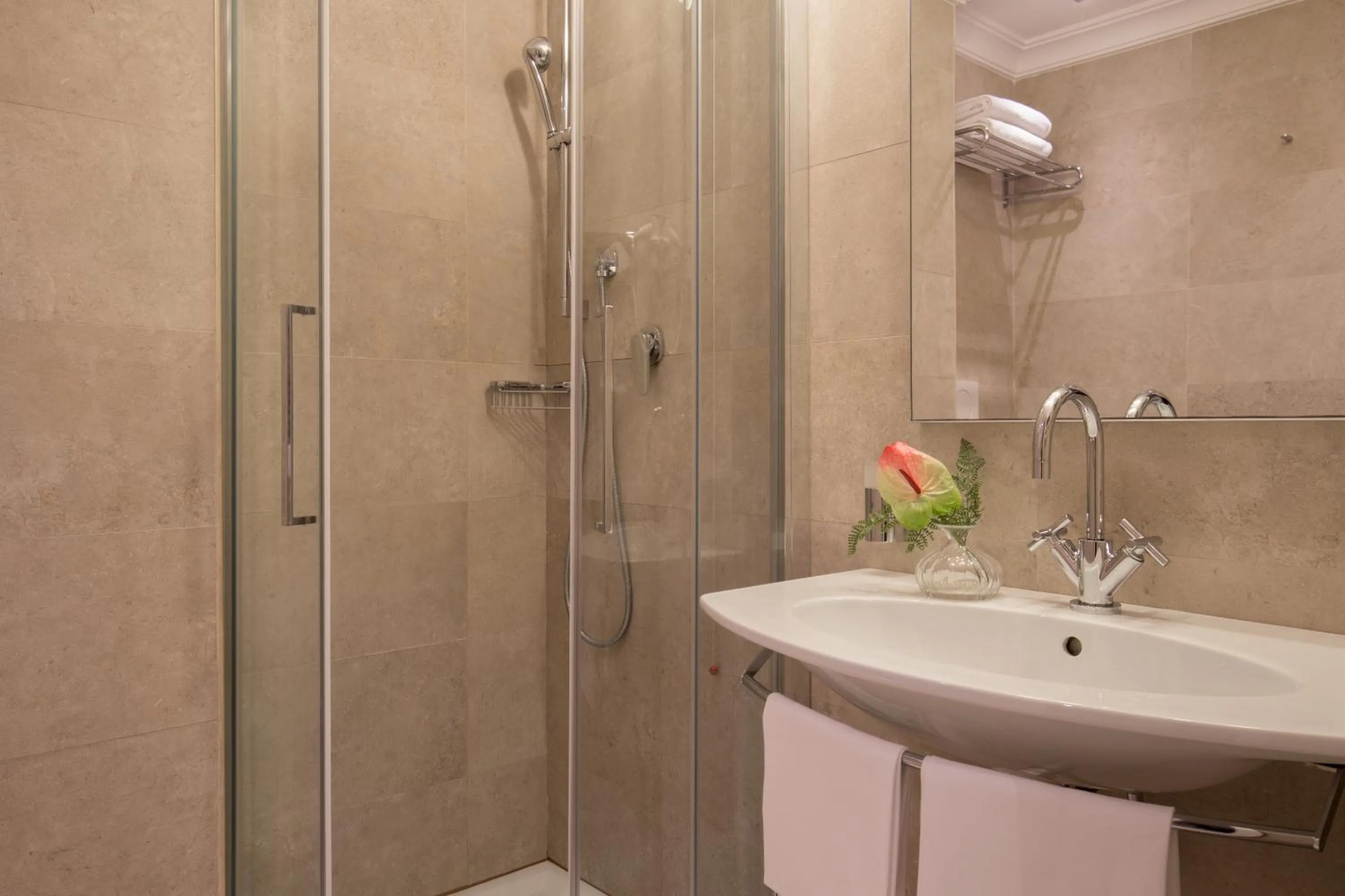 Bathroom in Hotel Della Conciliazione