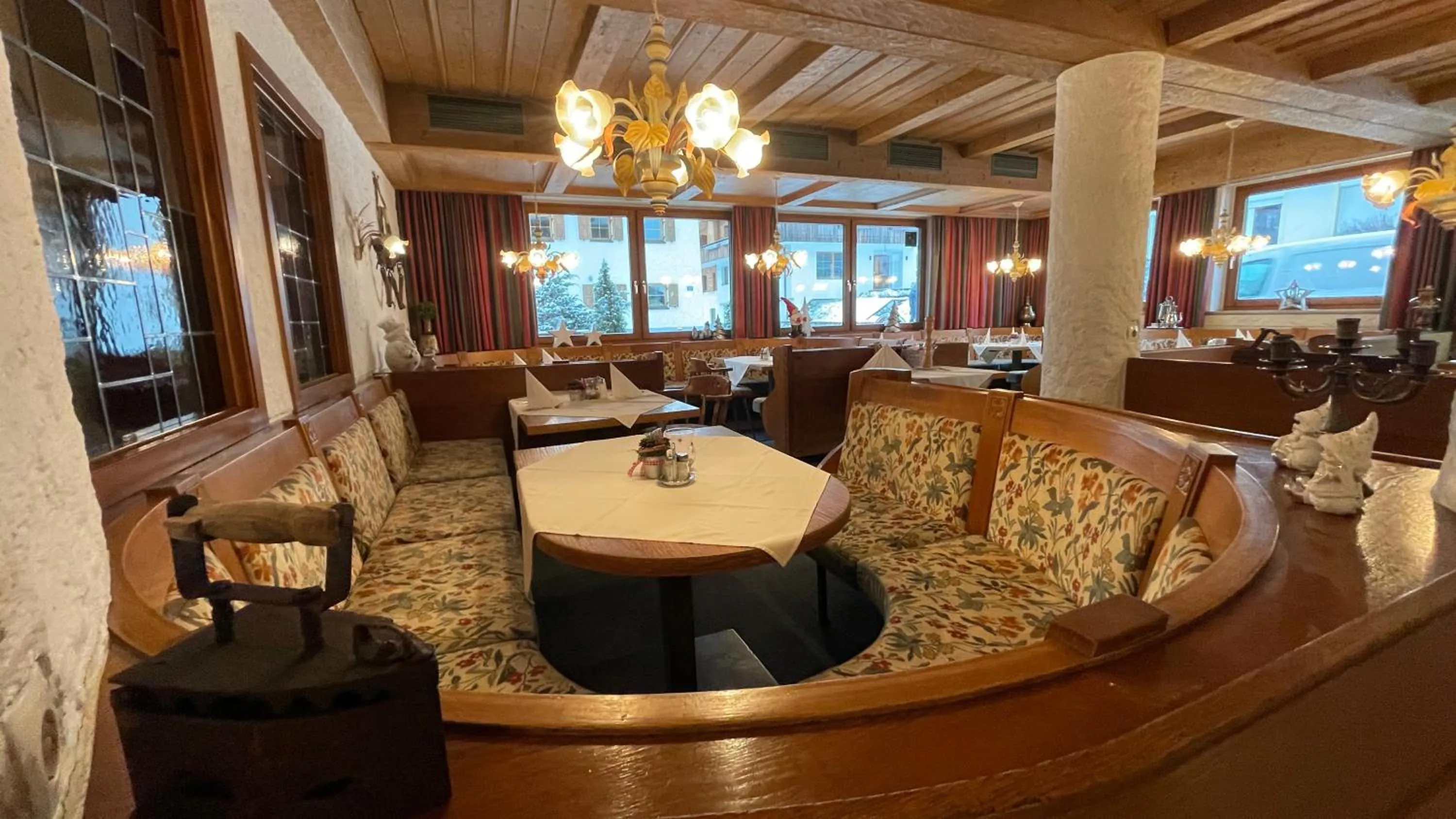 Restaurant/places to eat in Hotel Alpenrose