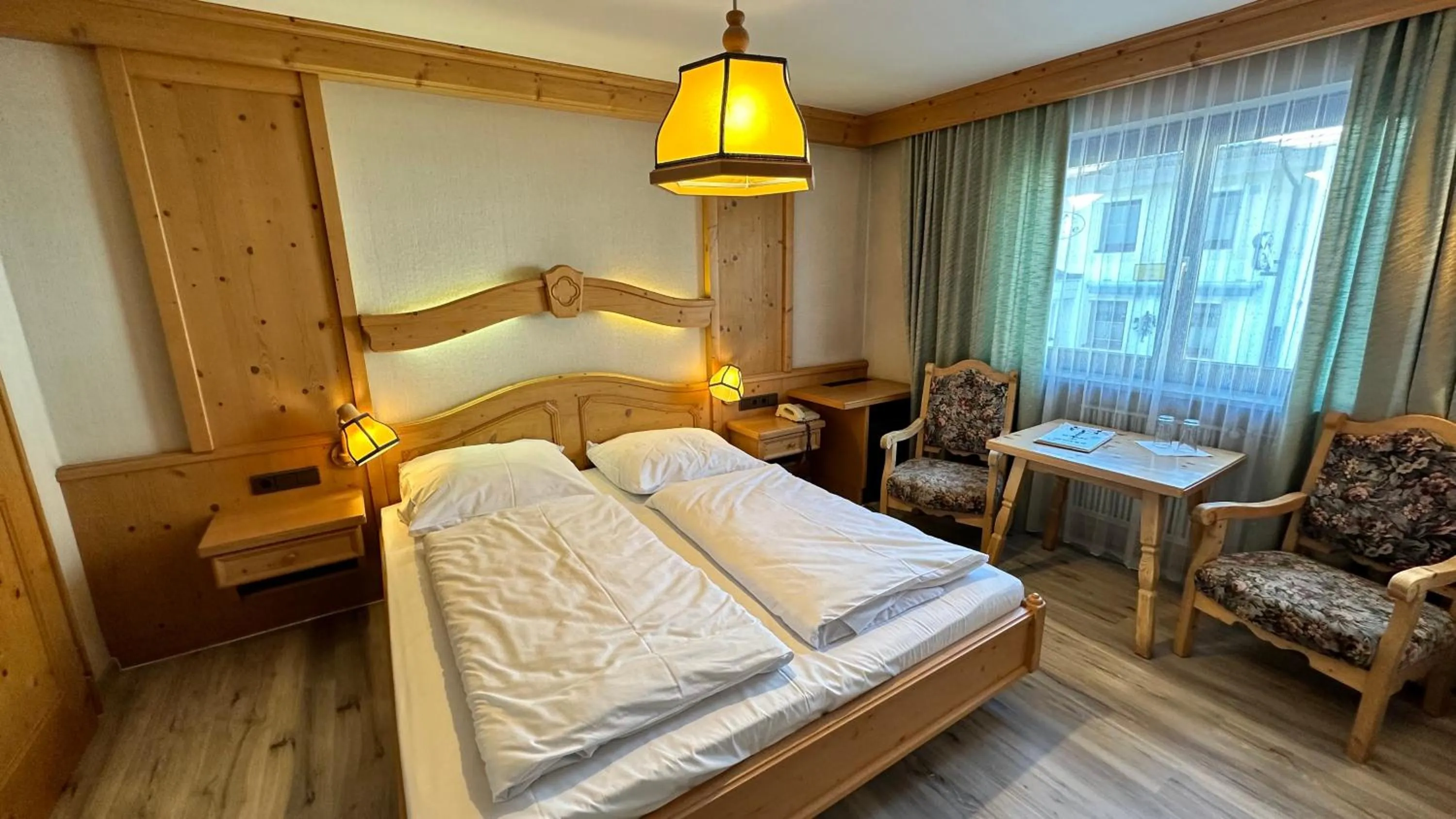 Budget Double Room with Bathtub and North View in Hotel Alpenrose