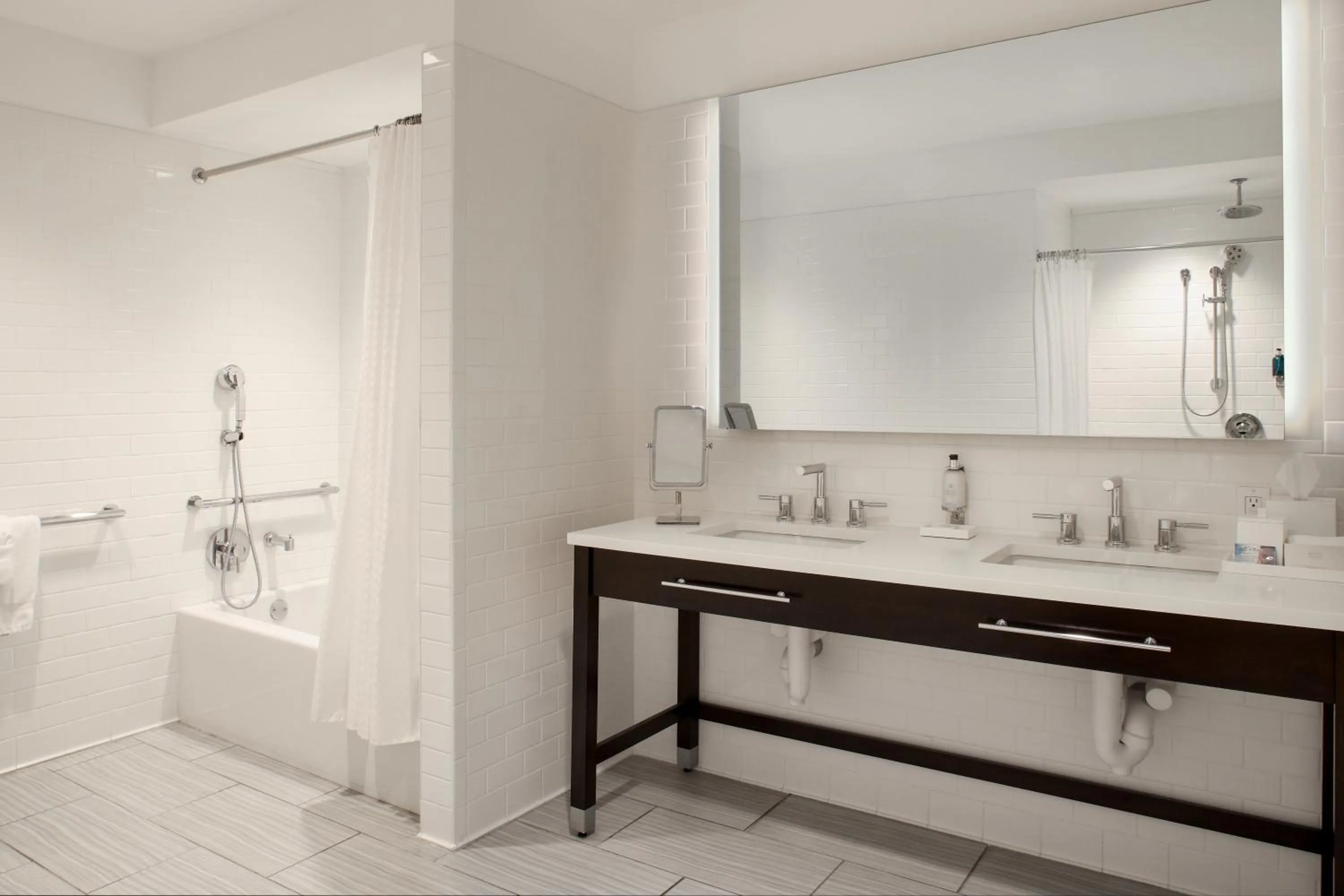 Bathroom in Isla Bella Beach Resort & Spa - Florida Keys