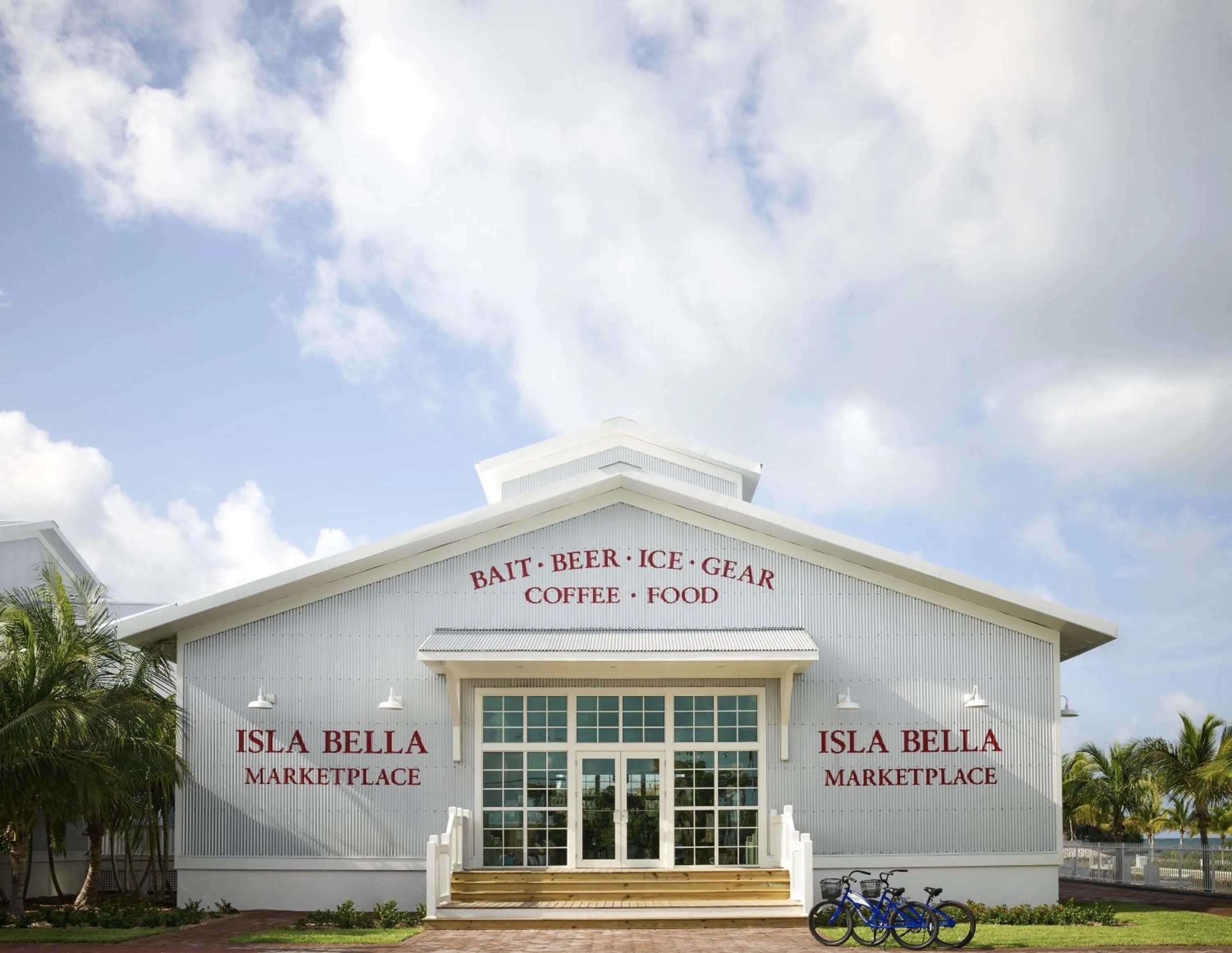 Property building in Isla Bella Beach Resort & Spa - Florida Keys