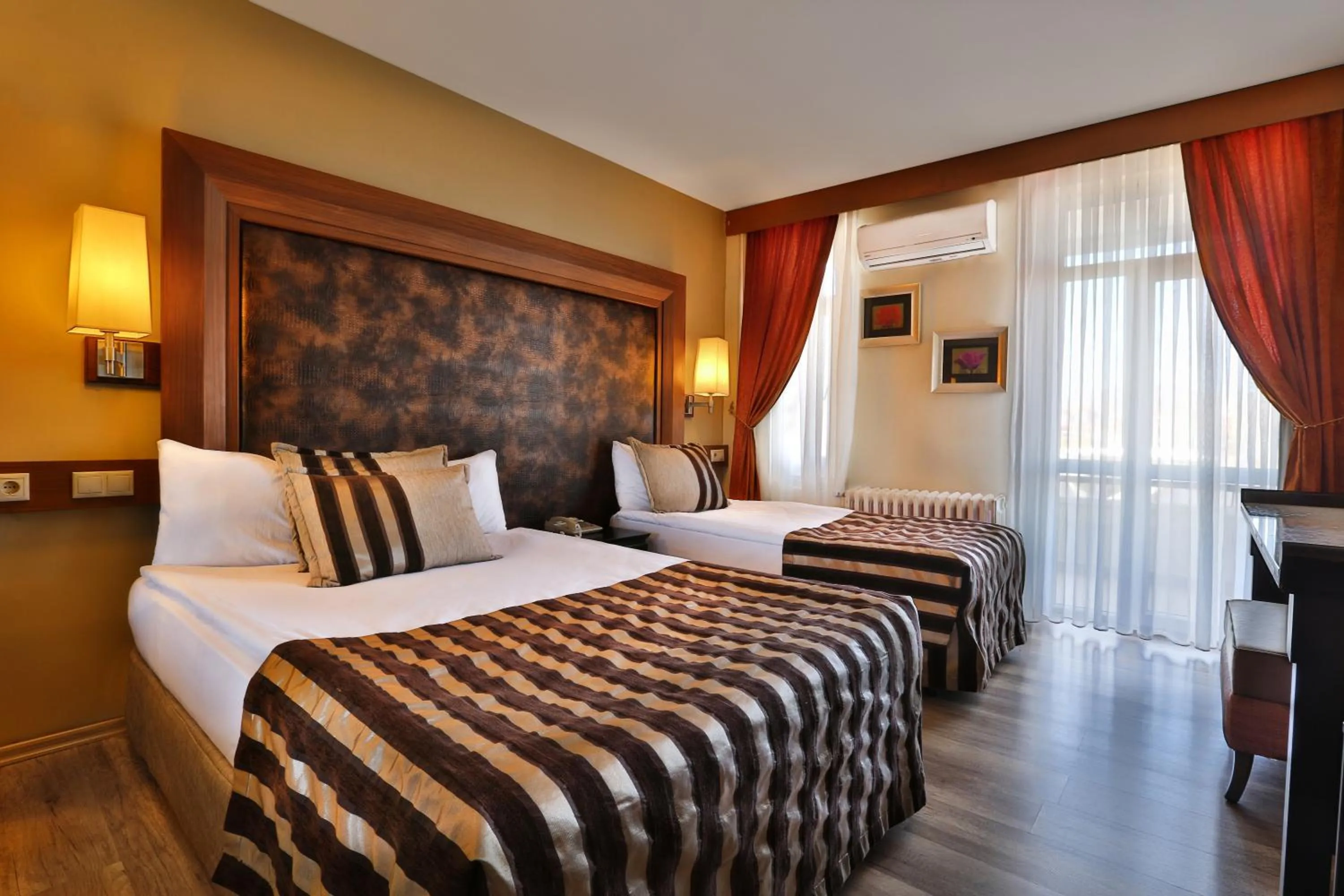 Bedroom, Bed in Grand Terme Hotel