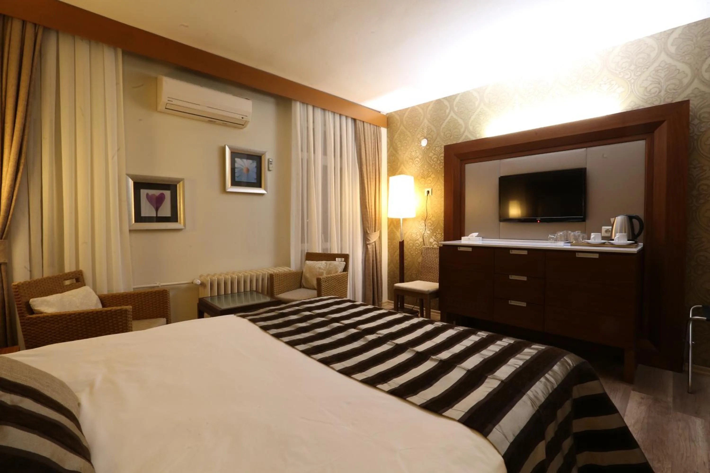 TV and multimedia, Bed in Grand Terme Hotel