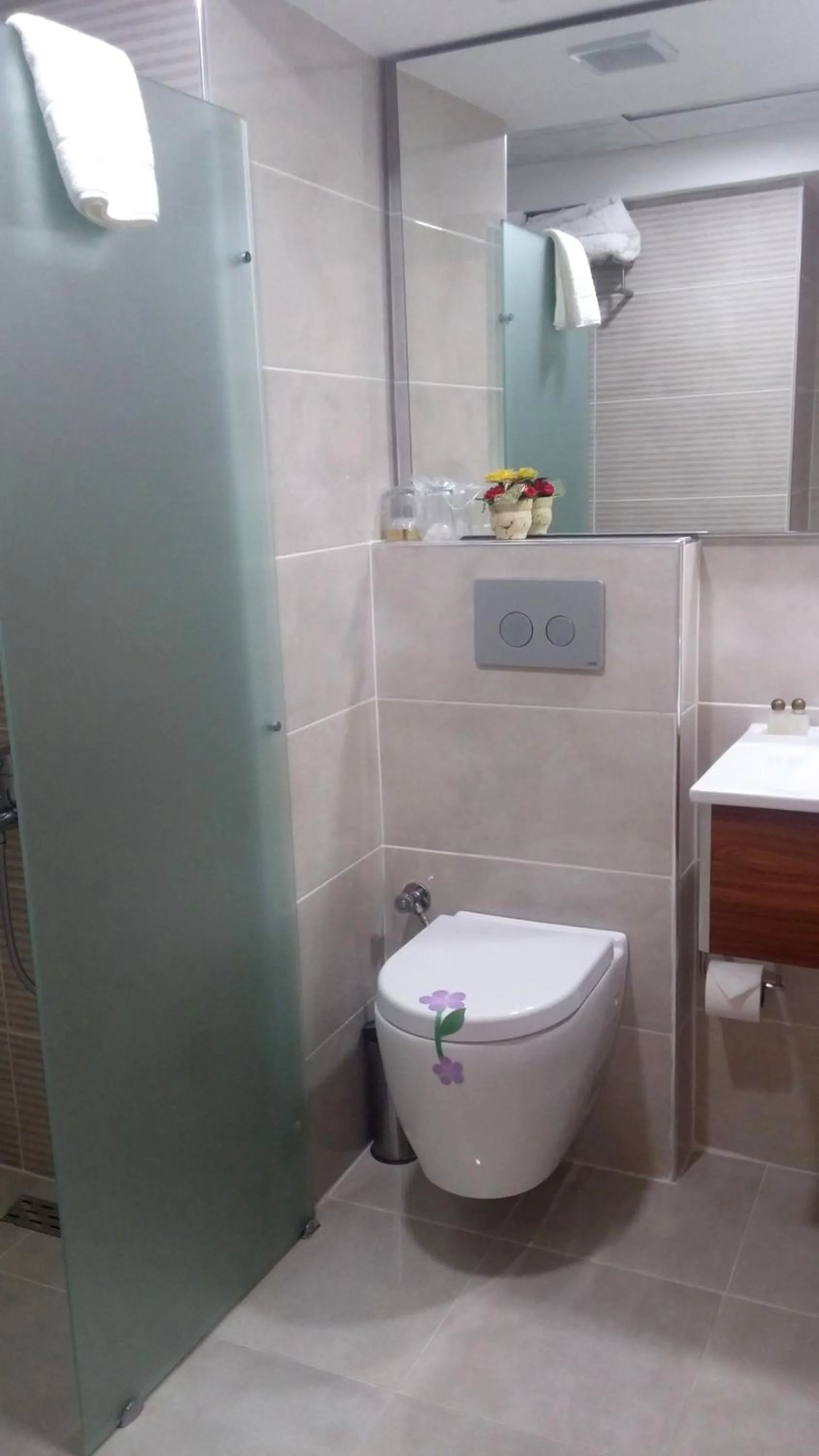 Shower in Grand Terme Hotel