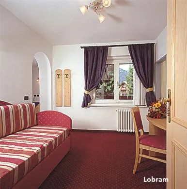 Seating area, Bed in Hotel Vigo