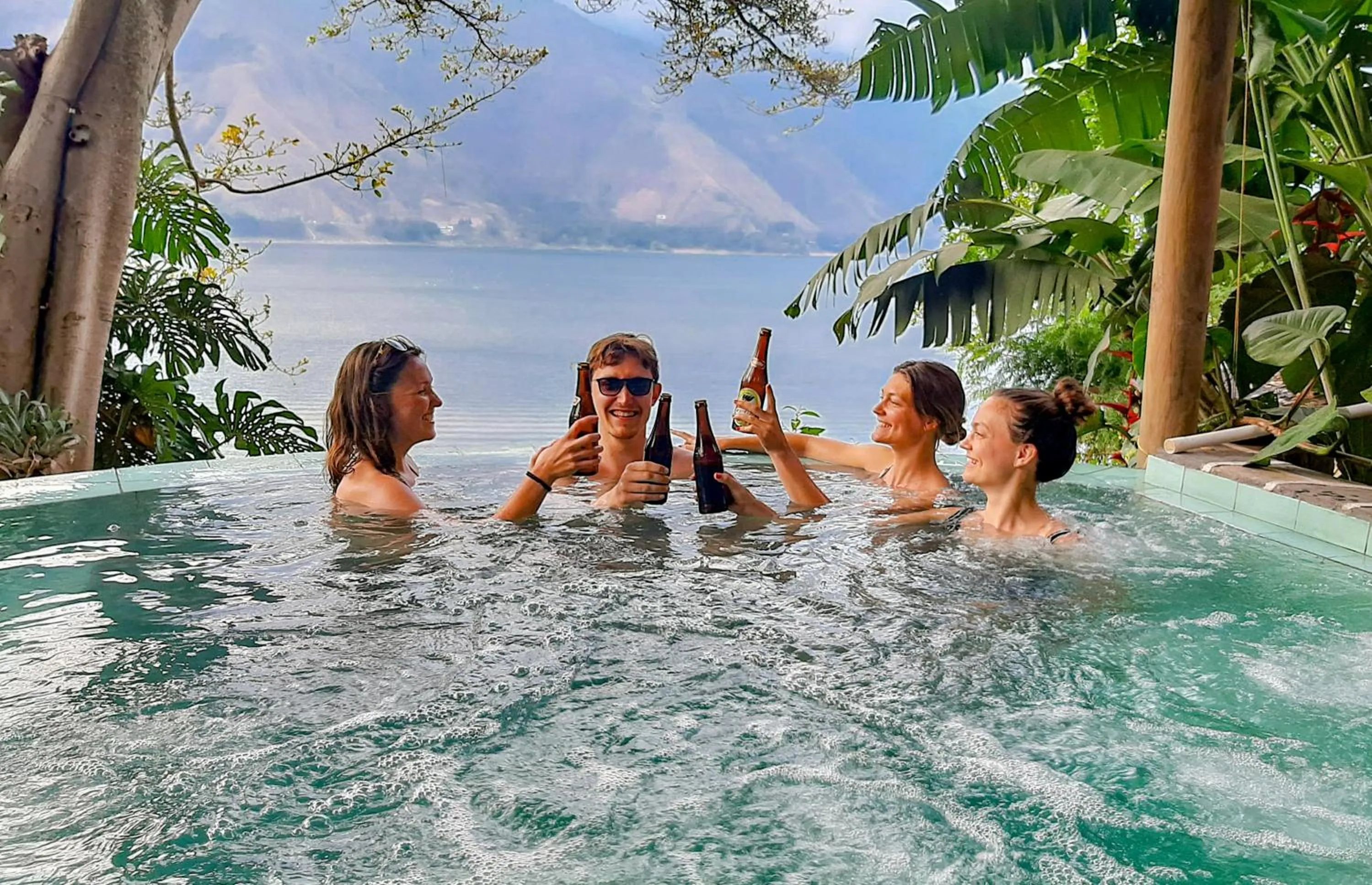 Hot Tub in Eco Hotel Uxlabil Atitlan