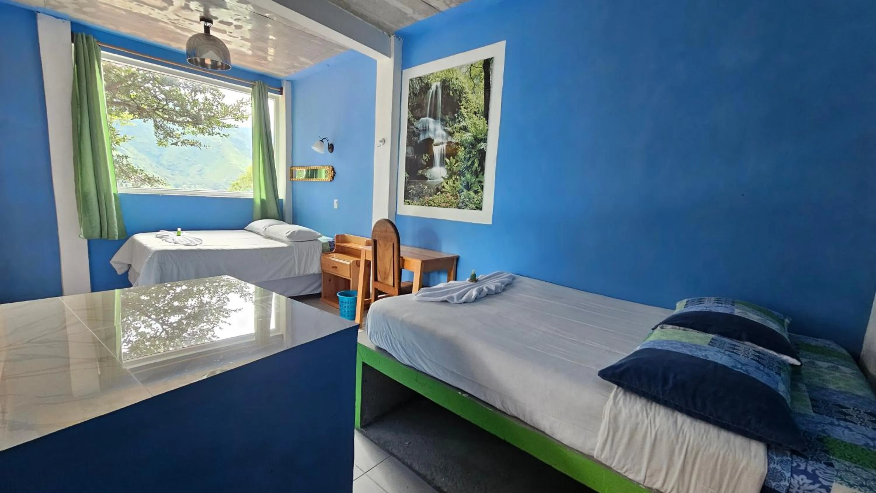 Bed in Eco Hotel Uxlabil Atitlan