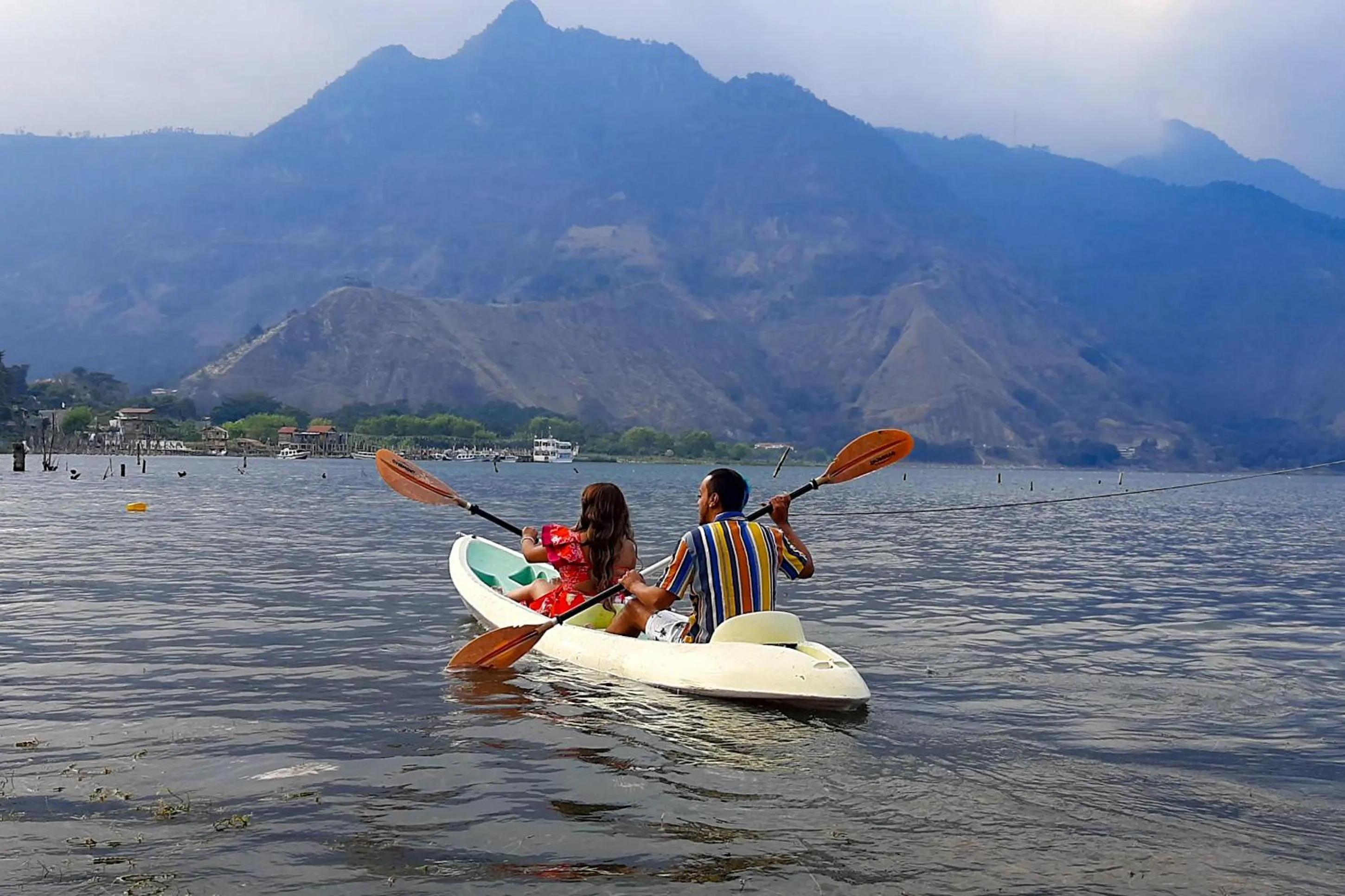 Canoeing in Eco Hotel Uxlabil Atitlan