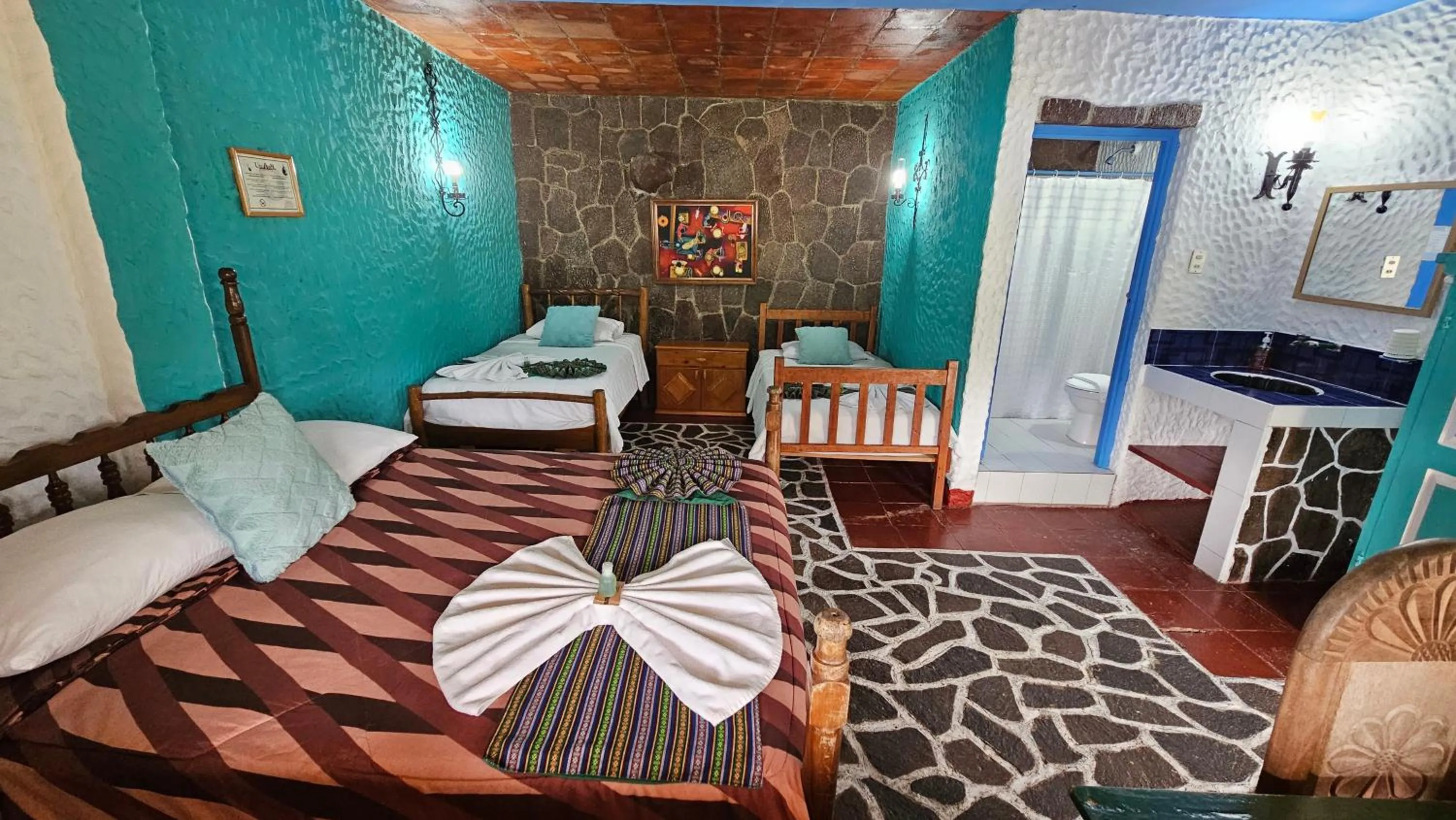 Shower, Bed in Eco Hotel Uxlabil Atitlan