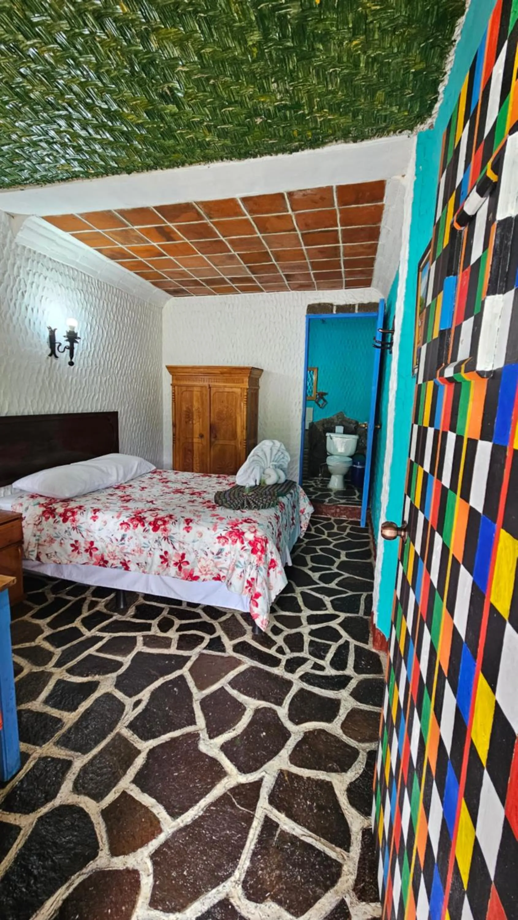 Bed in Eco Hotel Uxlabil Atitlan