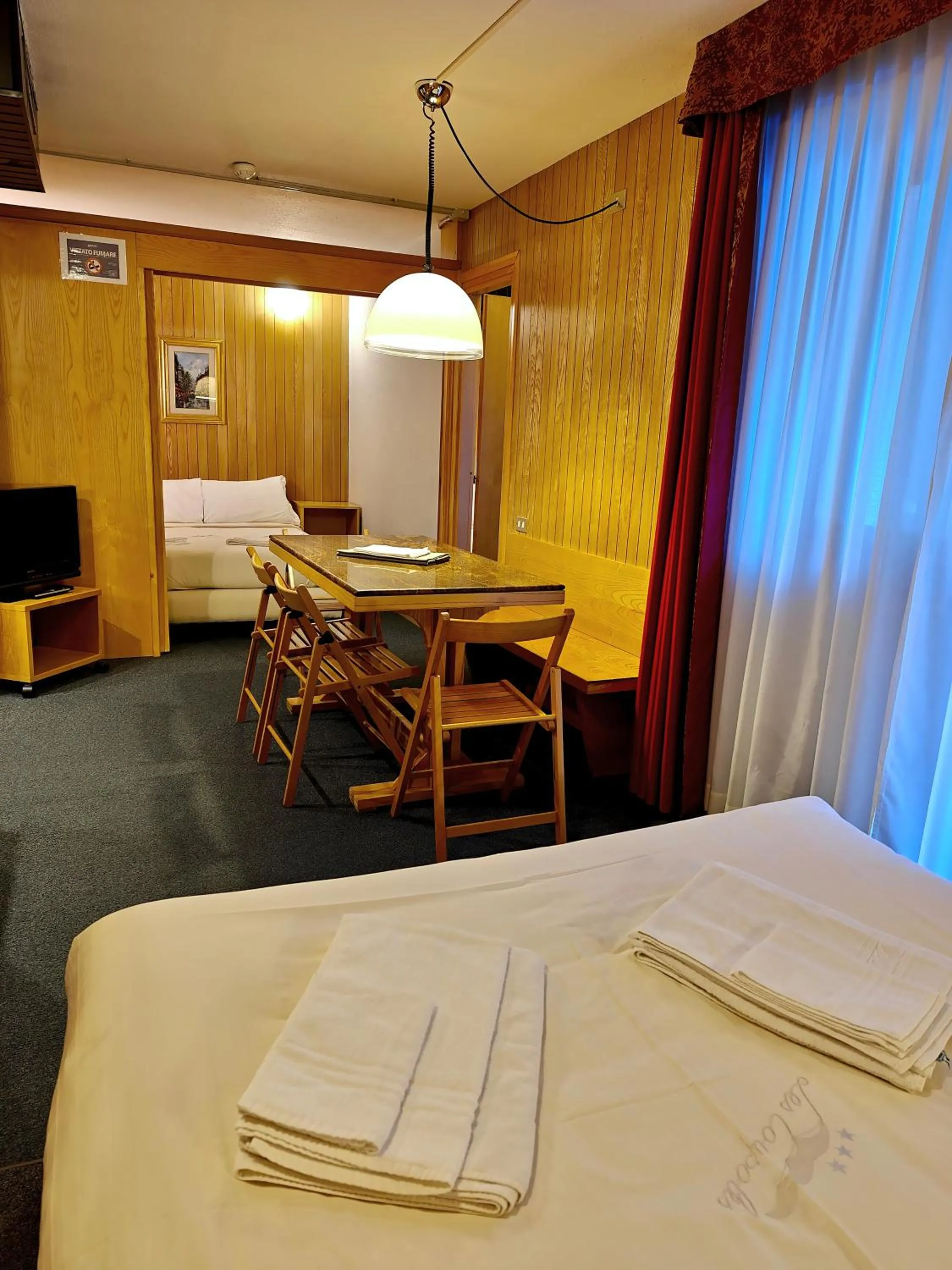 Dining area, Bed in Residence Les Coupoles