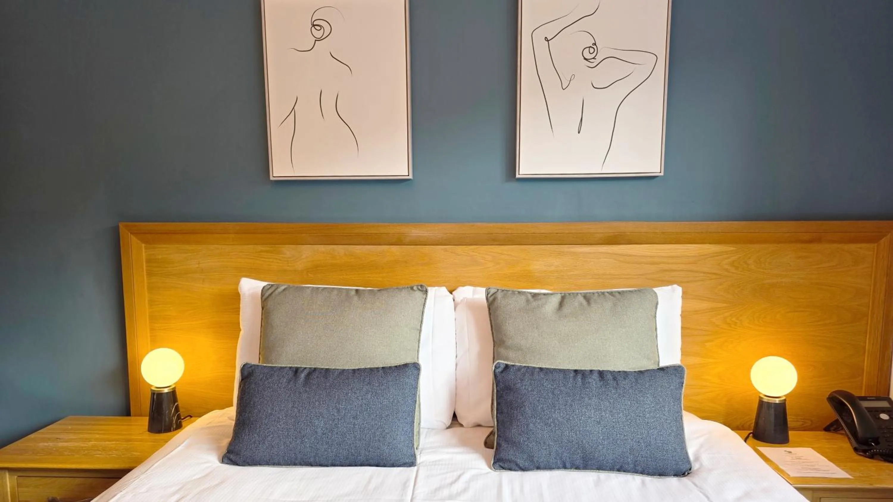 Bed in Lakeview Manor