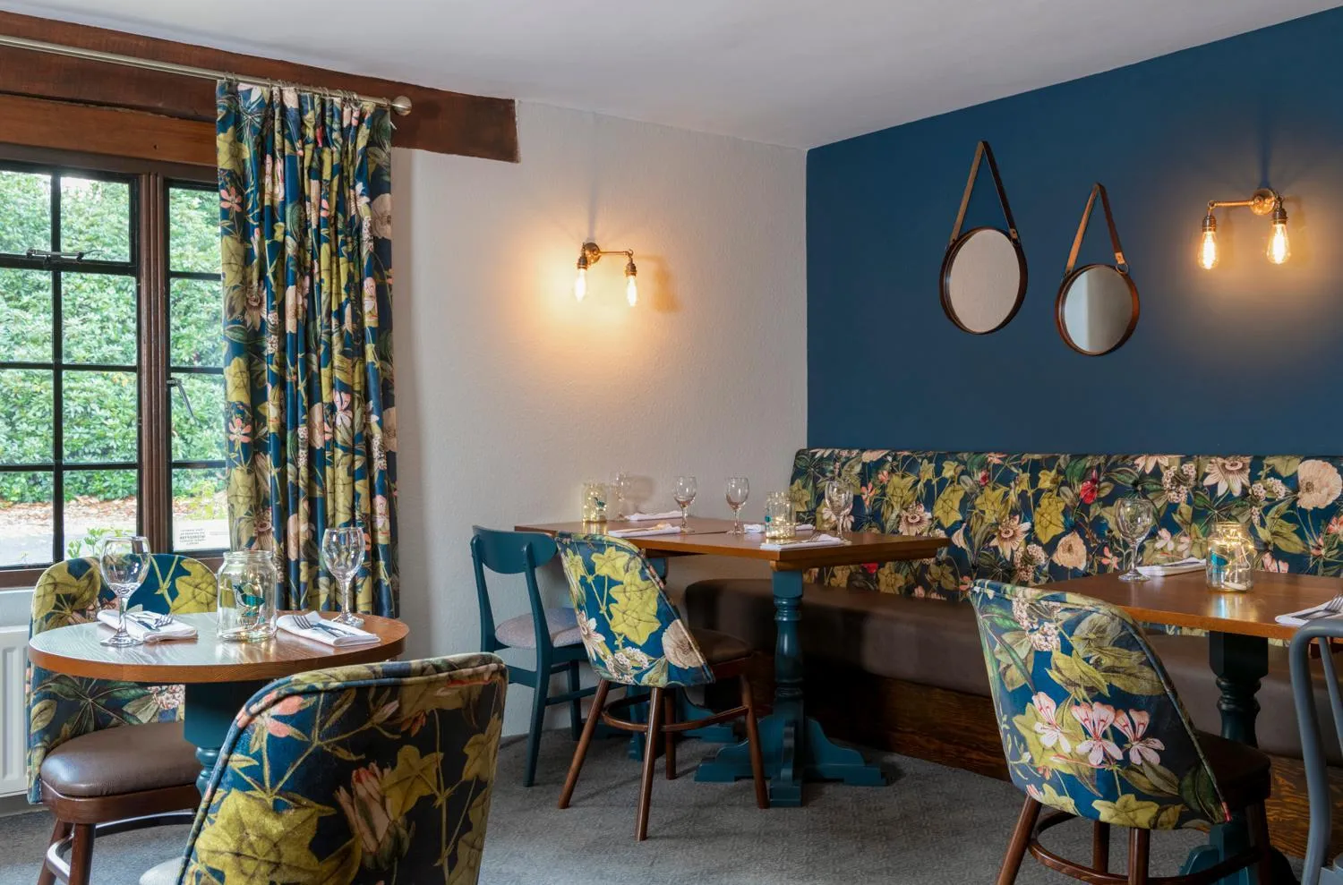 Restaurant/places to eat in Lakeview Manor