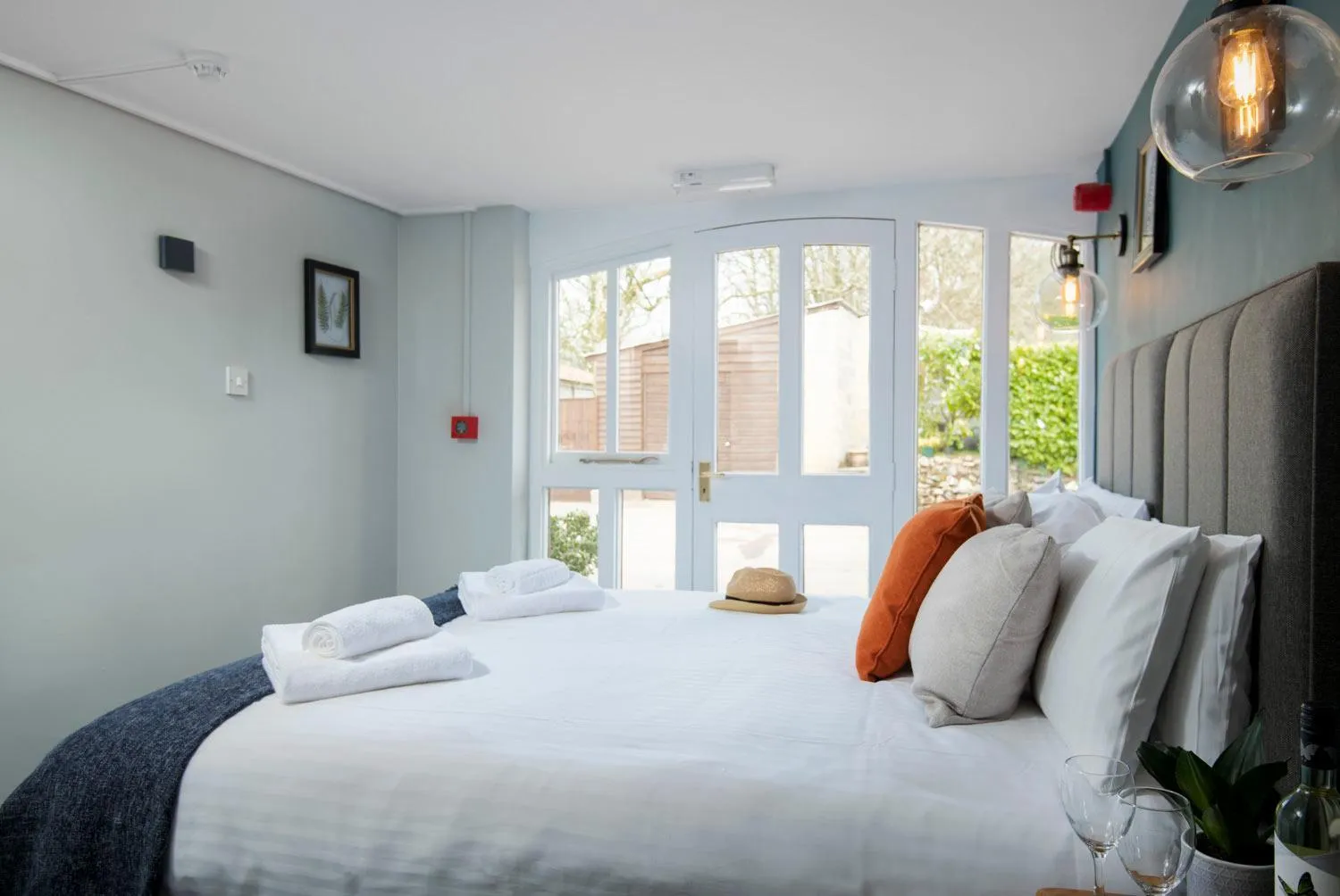 Bed in Lakeview Manor