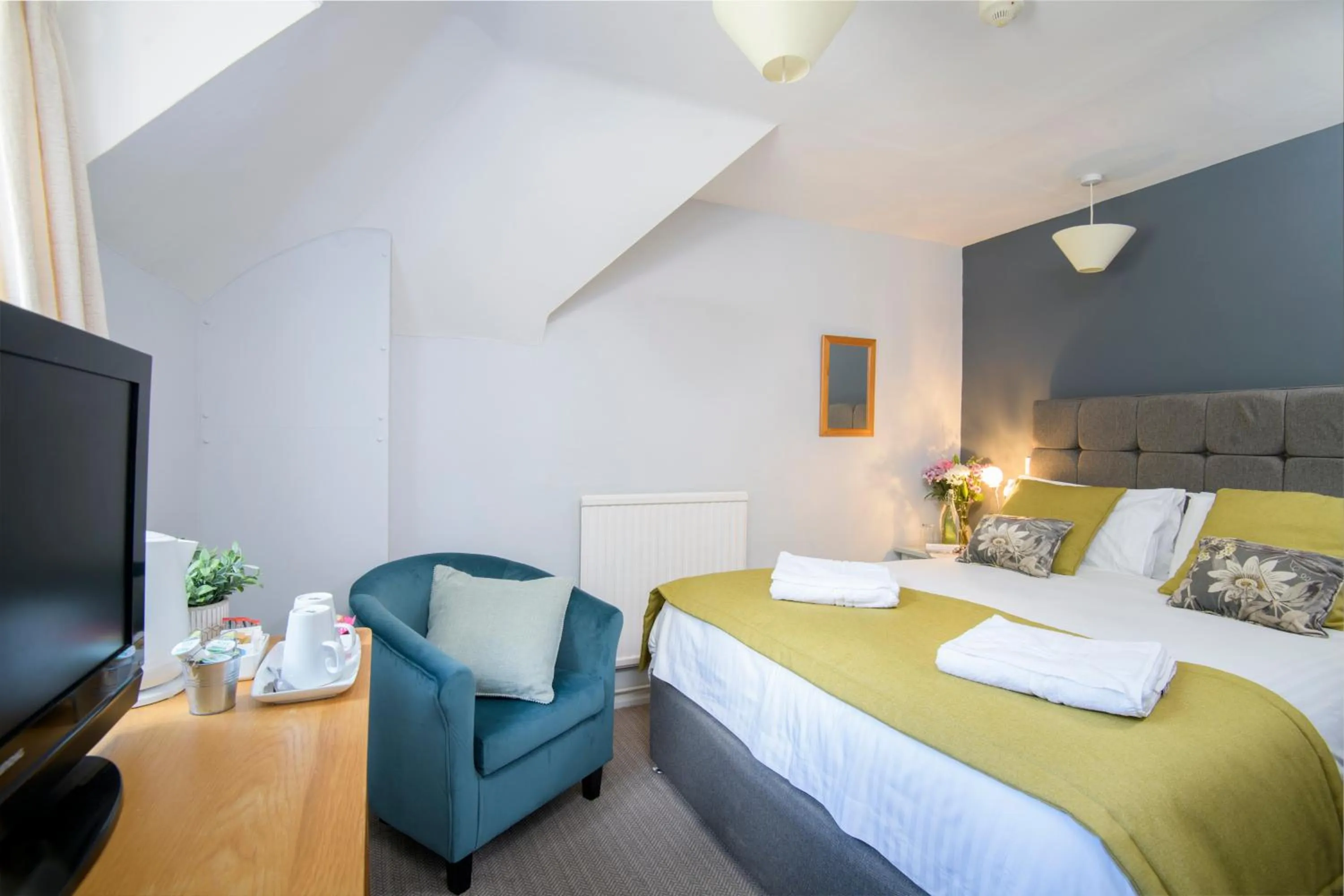 Bed in Lakeview Manor