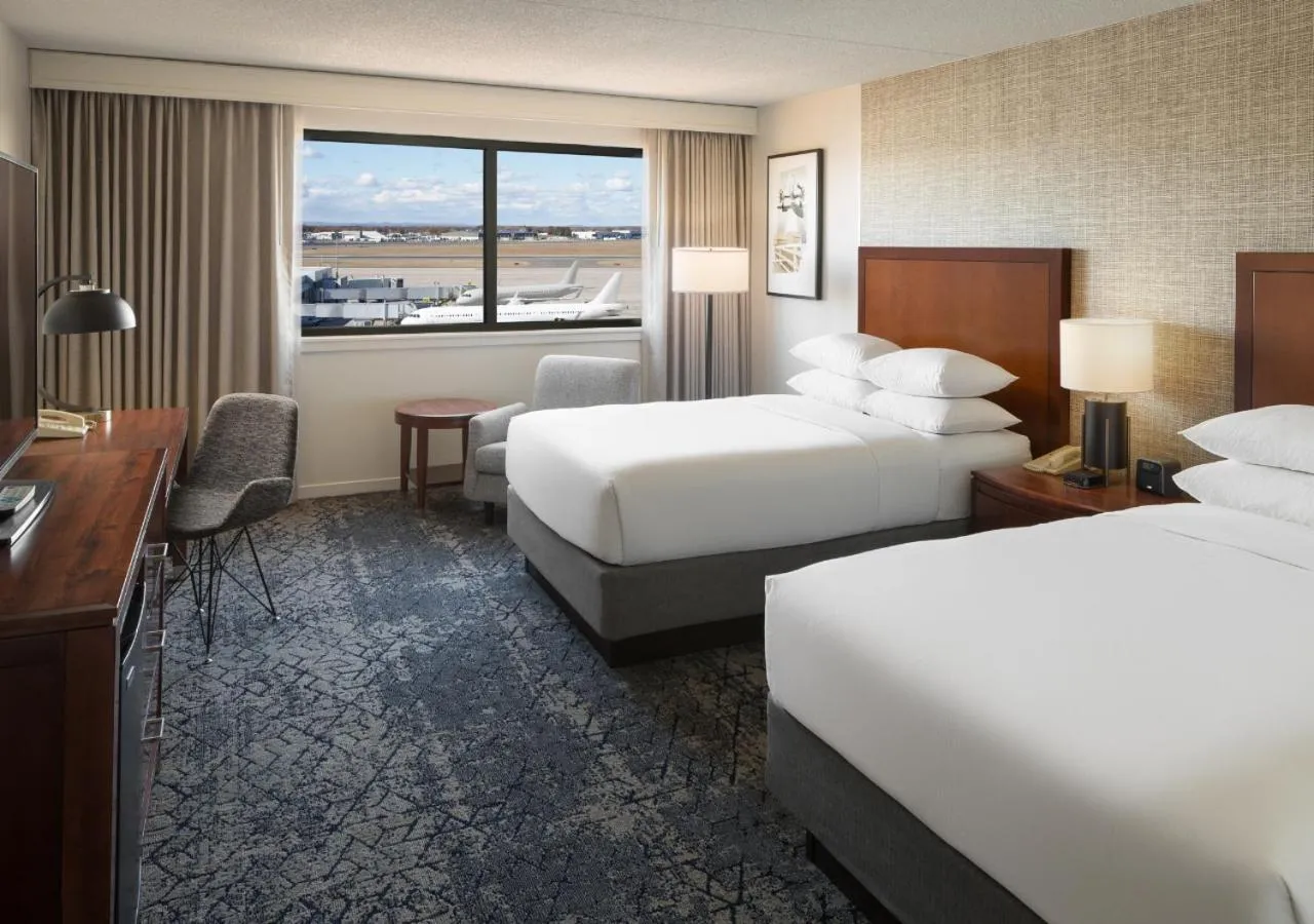 Bed in Sheraton Hartford Hotel at Bradley Airport