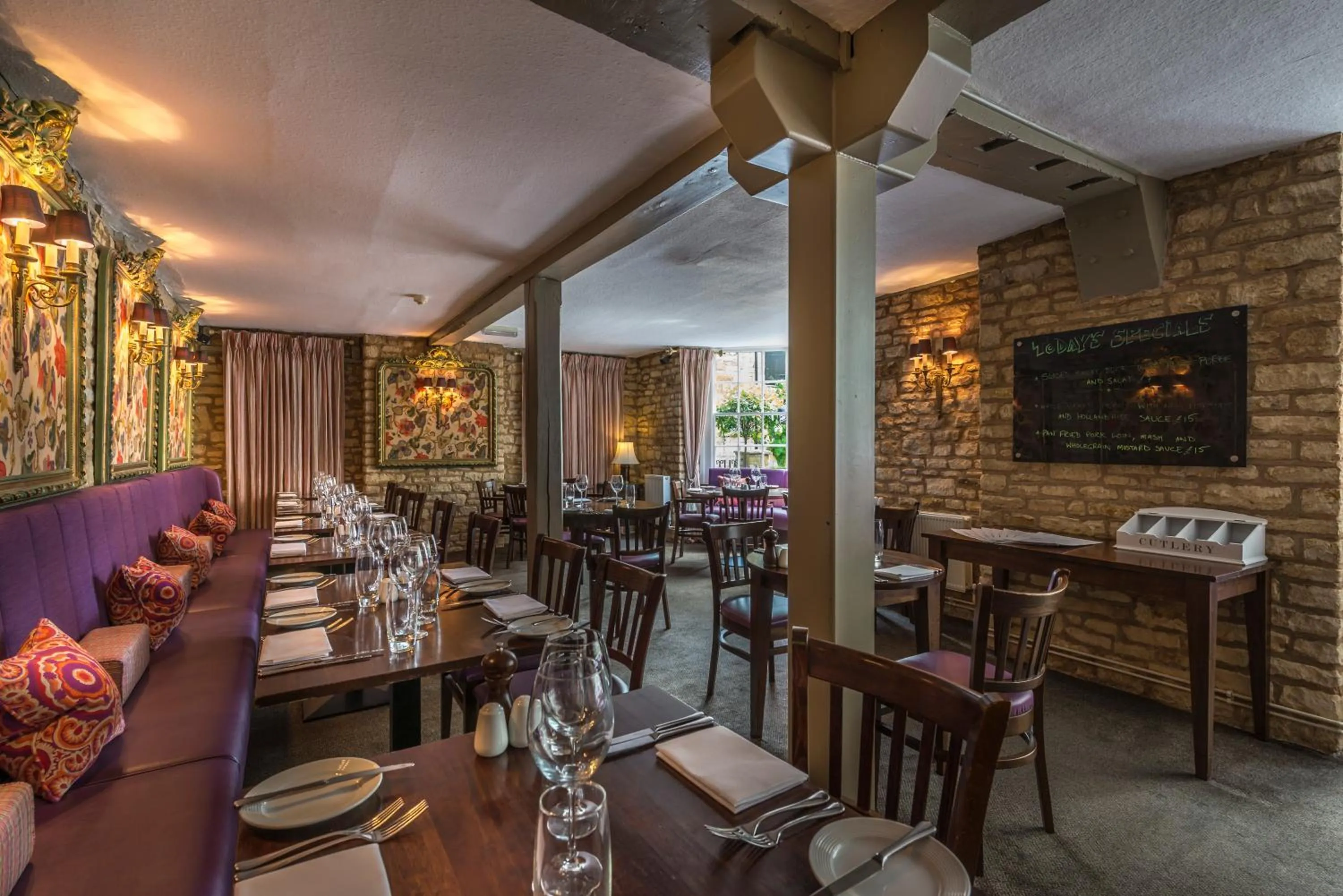 Restaurant/places to eat in The White Hart Royal, Moreton-in-Marsh, Cotswolds - The Coaching Inn Group