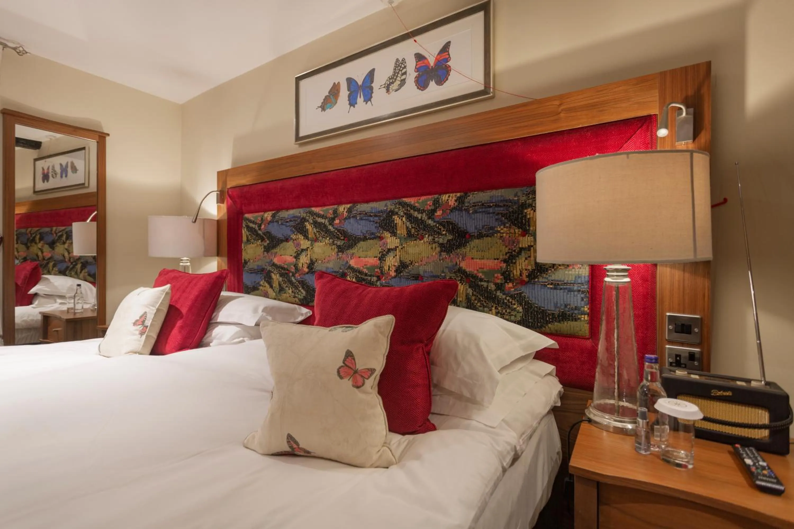 Bed in The White Hart Royal, Moreton-in-Marsh, Cotswolds - The Coaching Inn Group