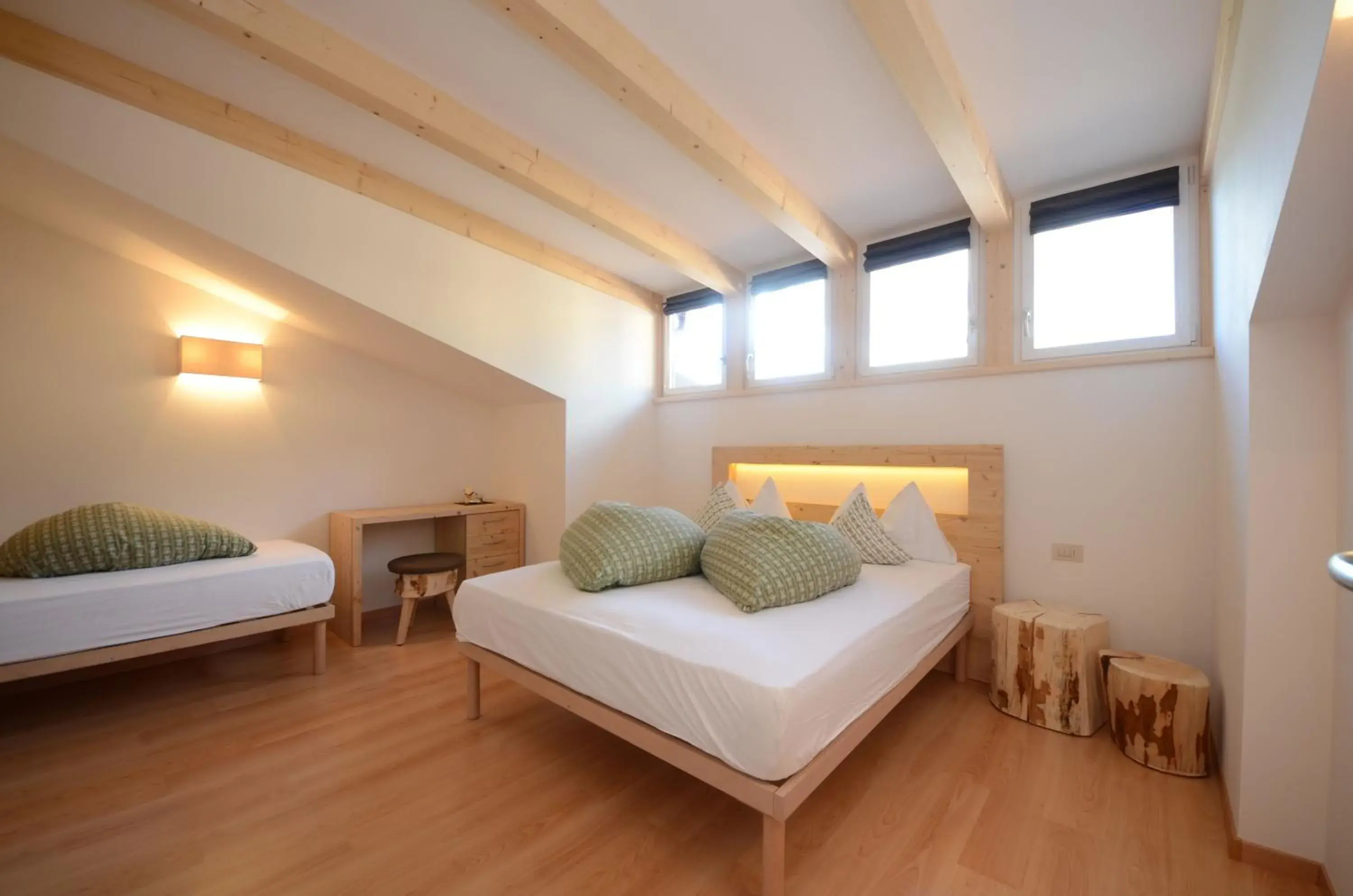 One-Bedroom Apartment - Attic in Mason La Zondra One-Bedroom Apartment - Attic in Mason La Zondra