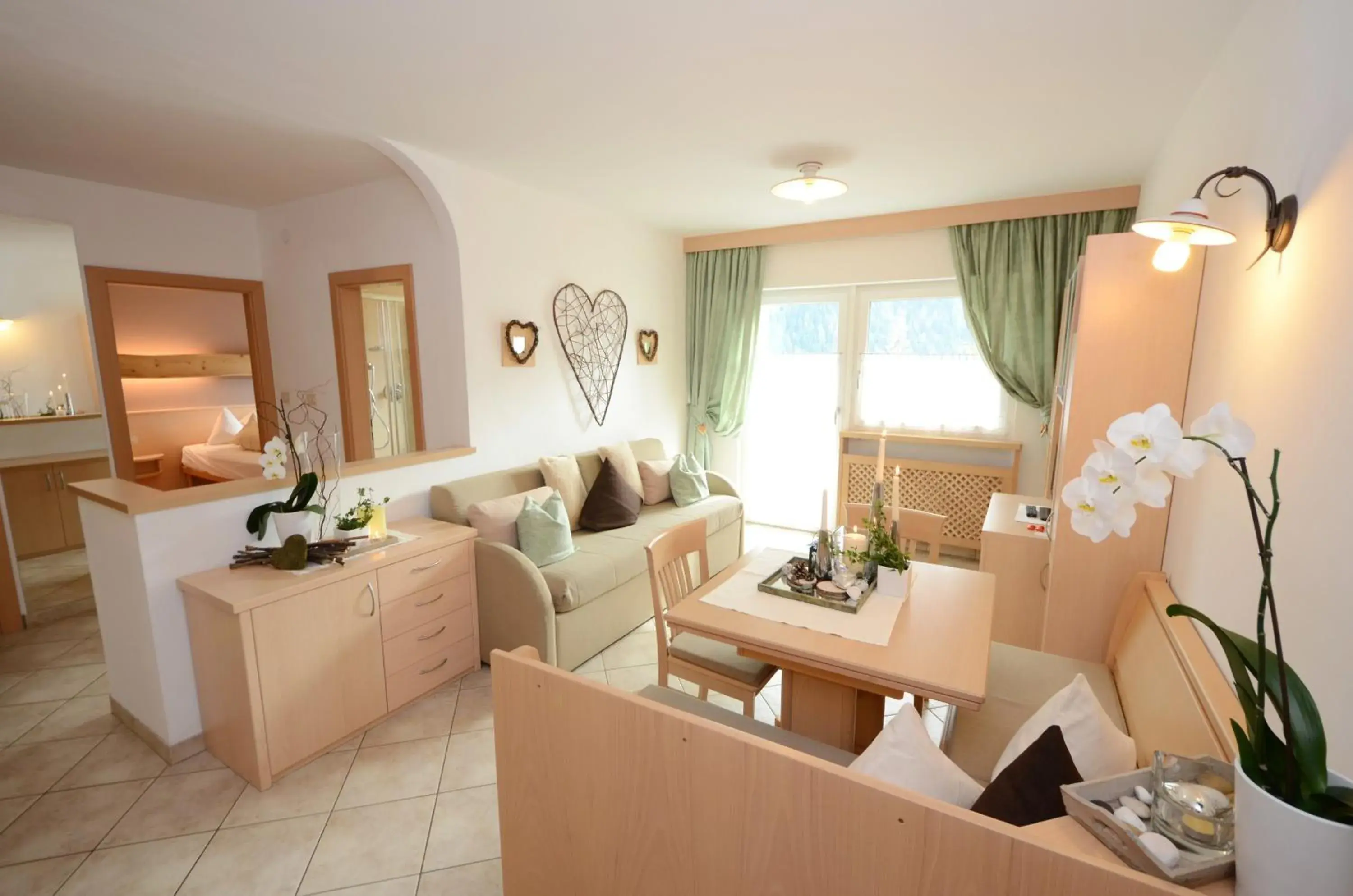 Two-Bedroom Apartment (4 Adults) in Mason La Zondra Two-Bedroom Apartment (4 Adults) in Mason La Zondra