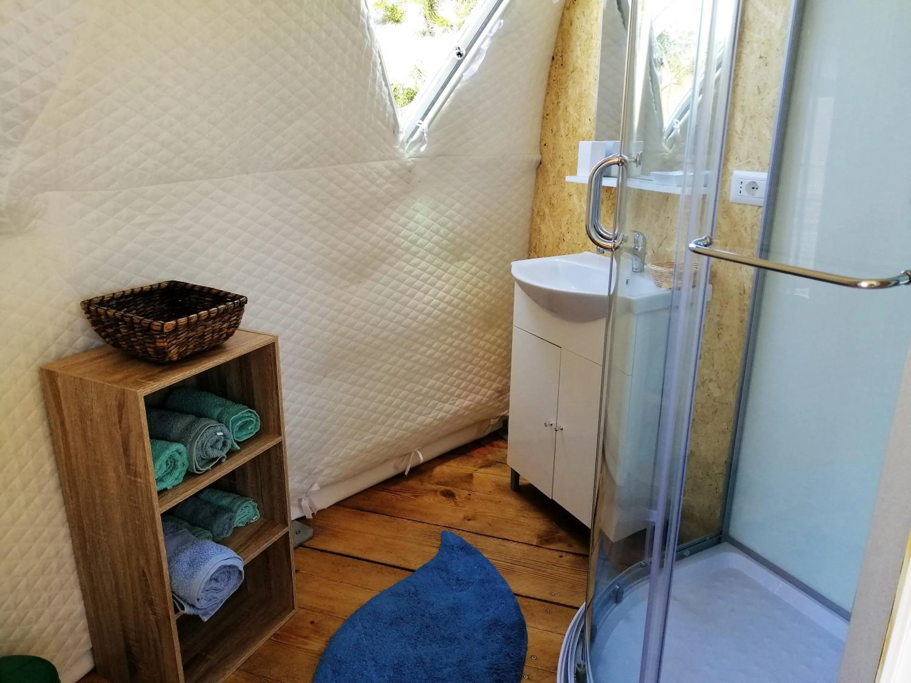 Bathroom in B&B Glamping Semaforo Capo Sperone