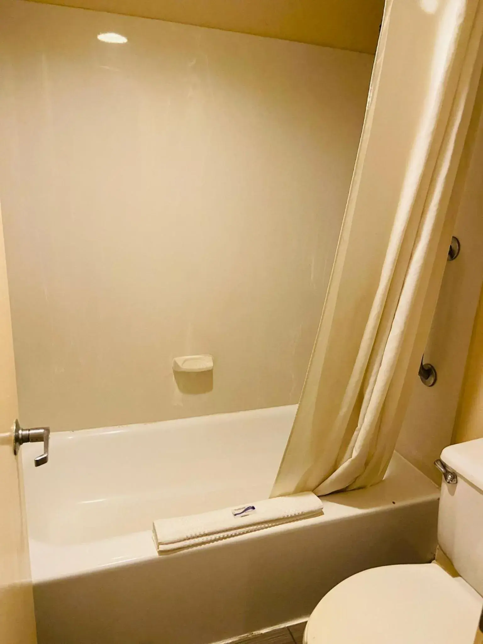 Double Room with Two Double Beds - Non-Smoking in BlissPoint Inn Northwest Indianapolis Double Room with Two Double Beds - Non-Smoking in BlissPoint Inn Northwest Indianapolis