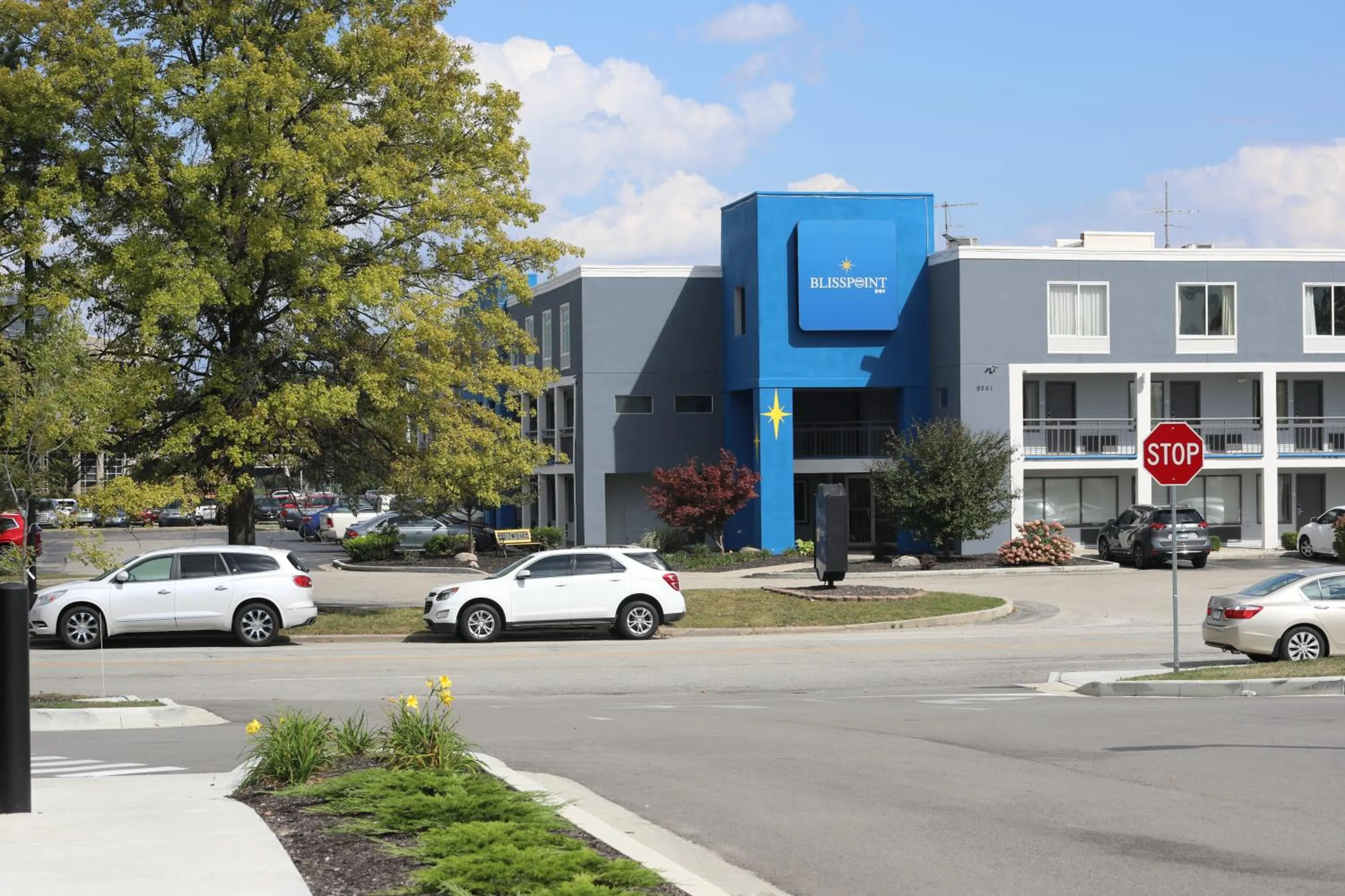 Property building in BlissPoint Inn Northwest Indianapolis