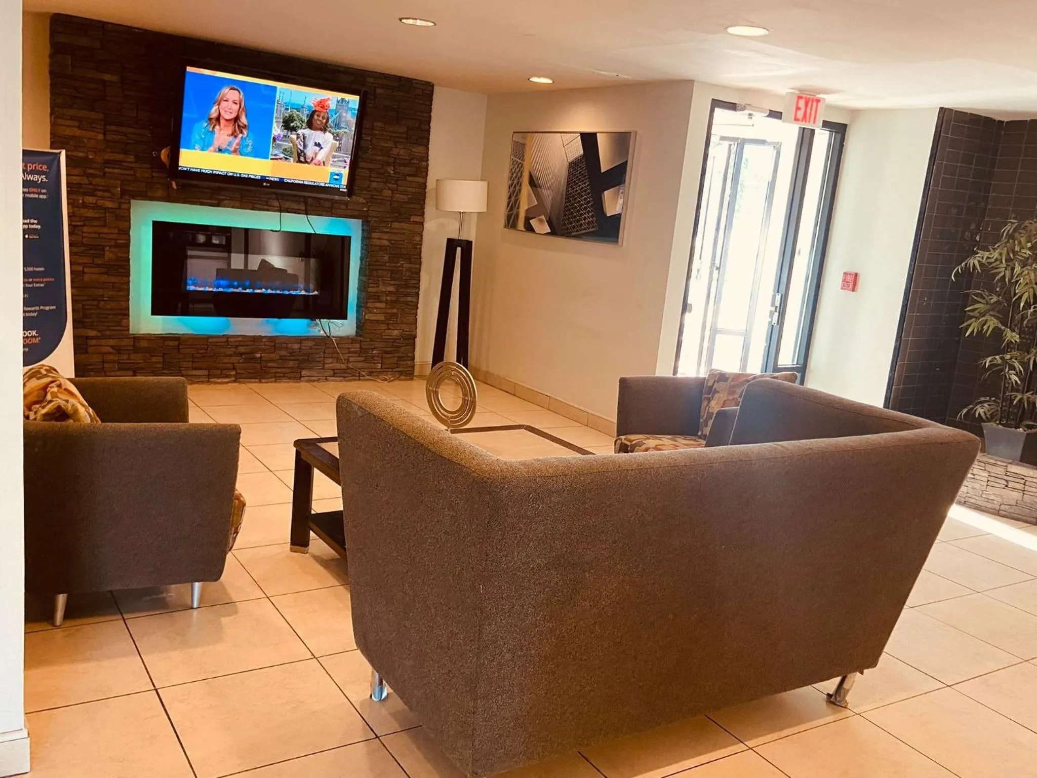 Lobby or reception in BlissPoint Inn Northwest Indianapolis