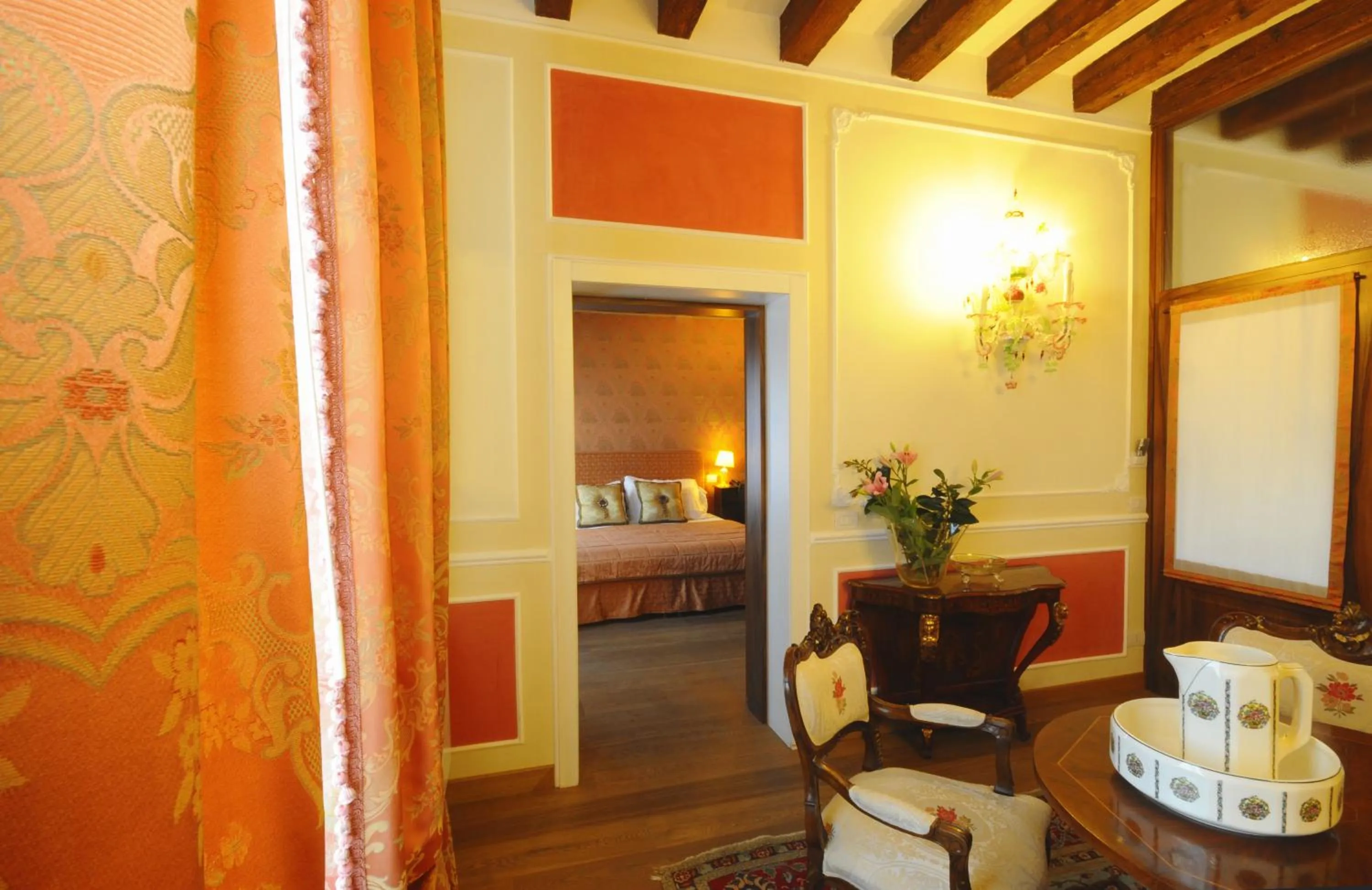 Photo of the whole room, Bed in Relais Alberti