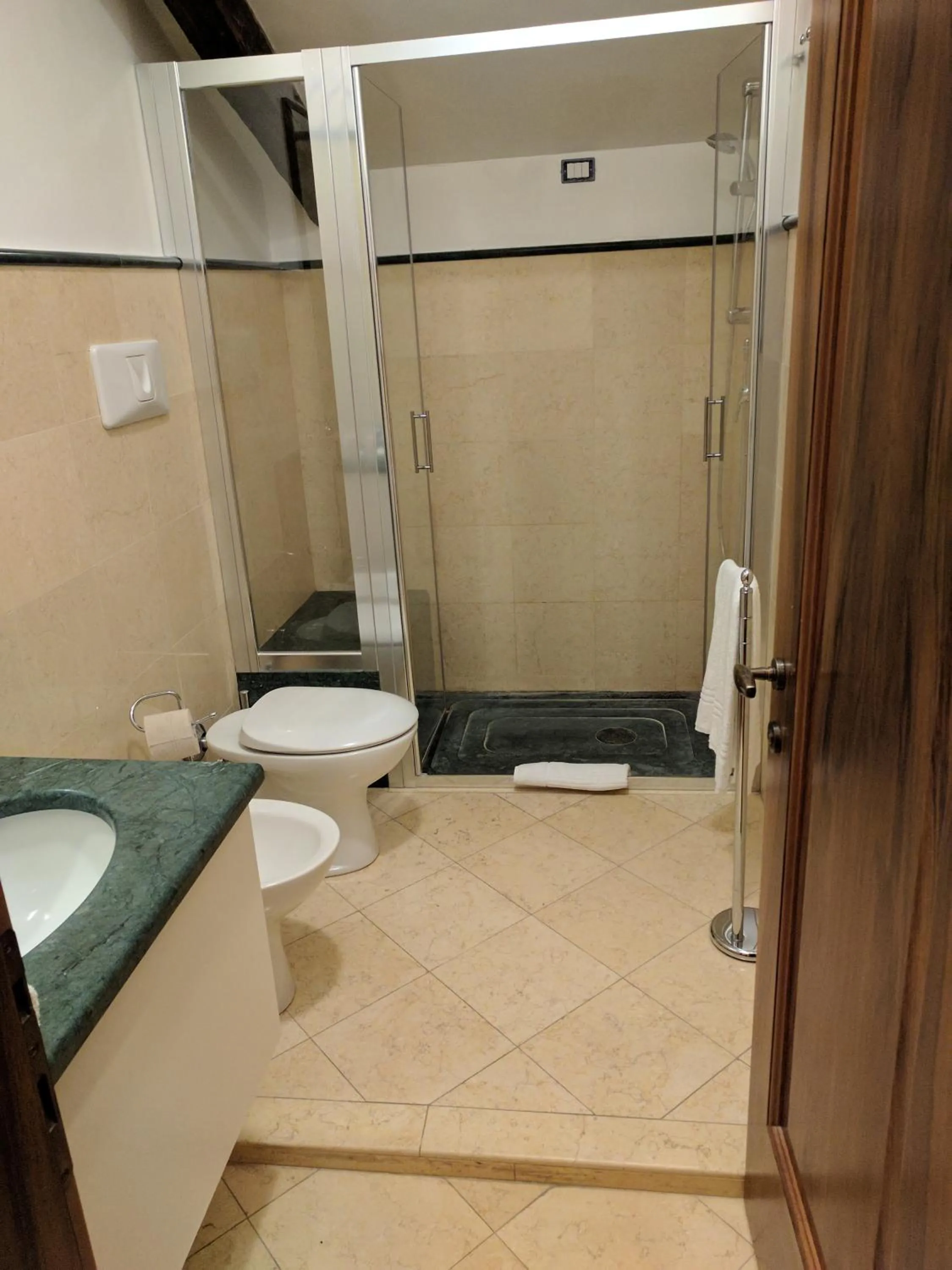 Bathroom in Relais Alberti