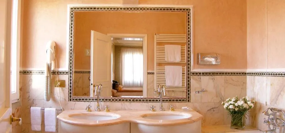 Bathroom in Relais Alberti