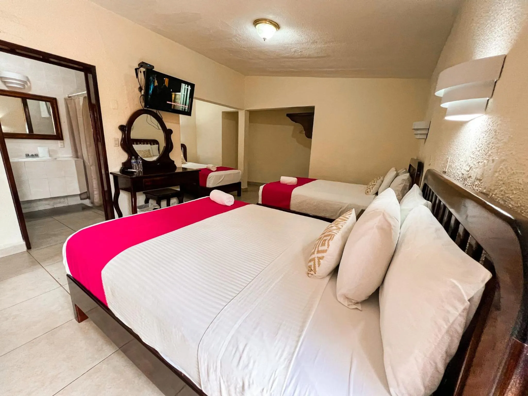 Photo of the whole room, Bed in Hotel Caribe