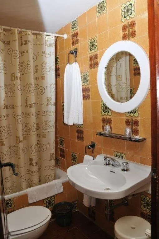 Bathroom in Hotel Restaurante Las Galias