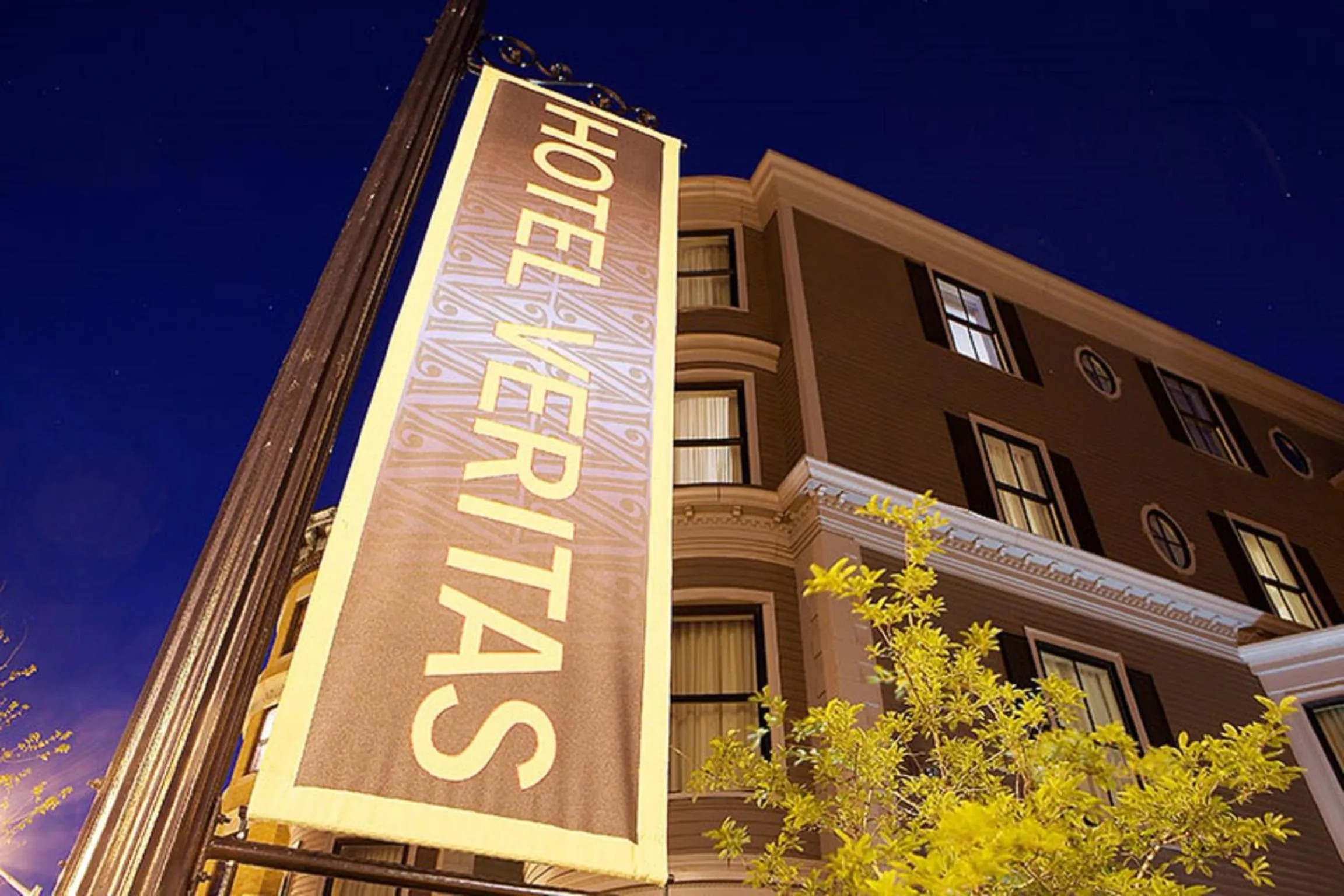 Property building in Hotel Veritas