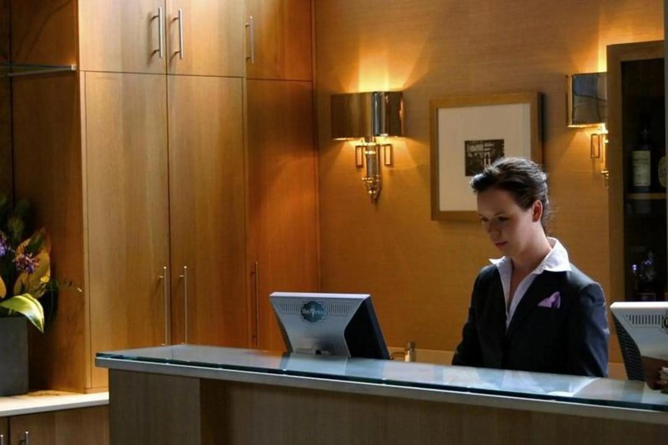 People in Hotel Veritas